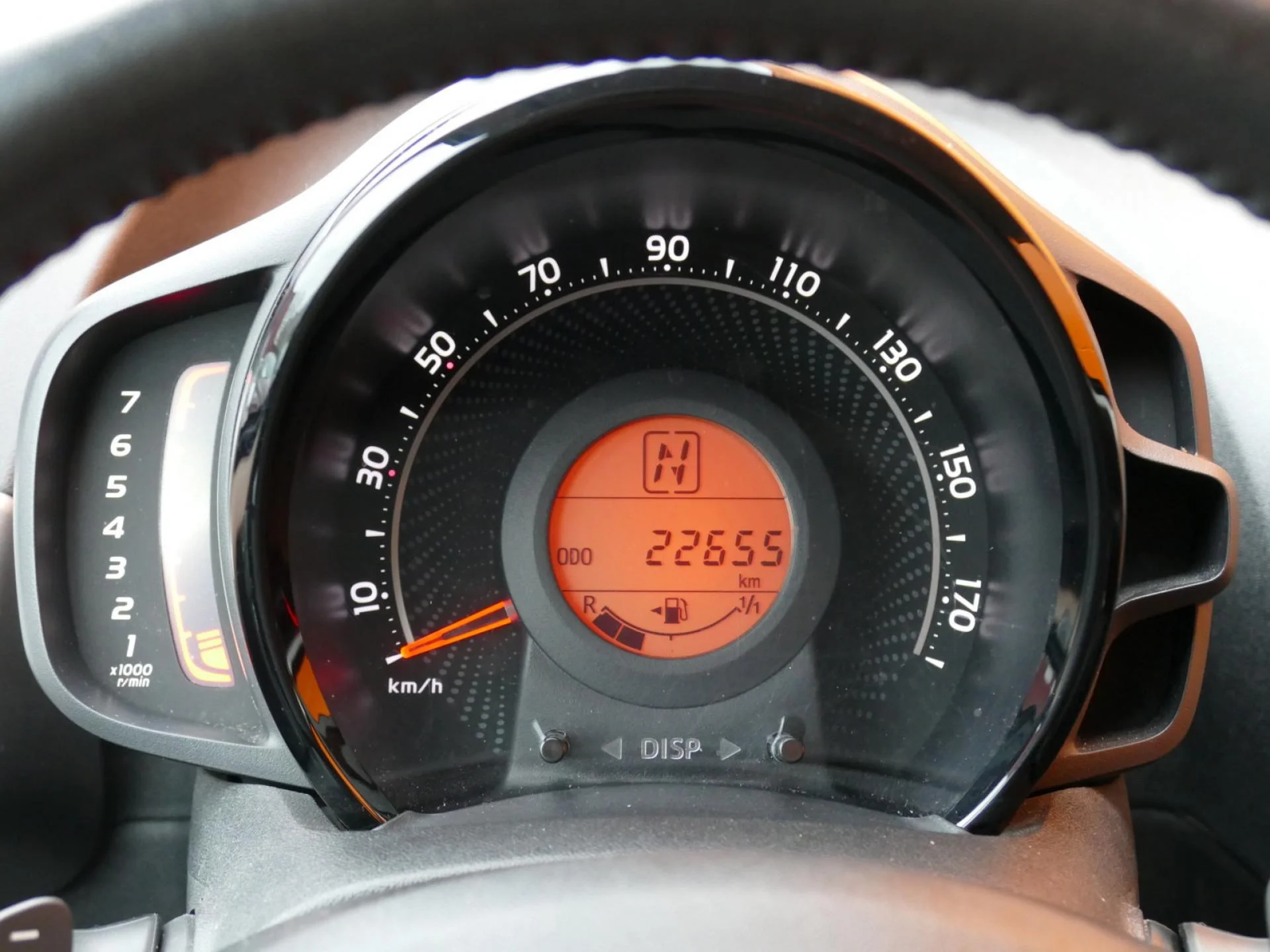 TOYOTA AYGO - Miniature 14 sur 32 - Cliquer pour voir cette photo