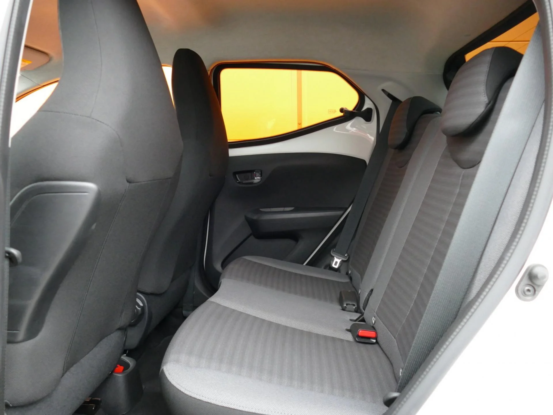 TOYOTA AYGO - Miniature 7 sur 32 - Cliquer pour voir cette photo