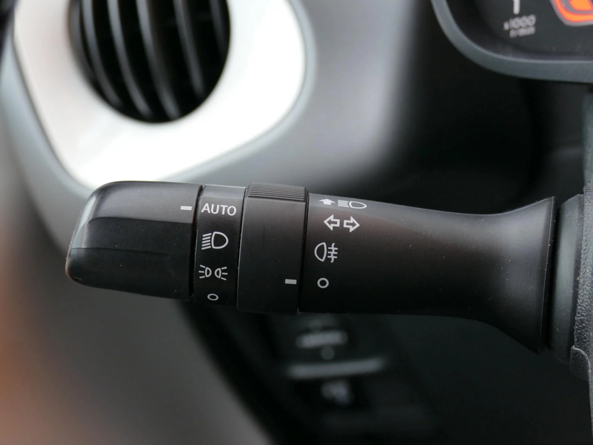 TOYOTA AYGO - Miniature 22 sur 32 - Cliquer pour voir cette photo