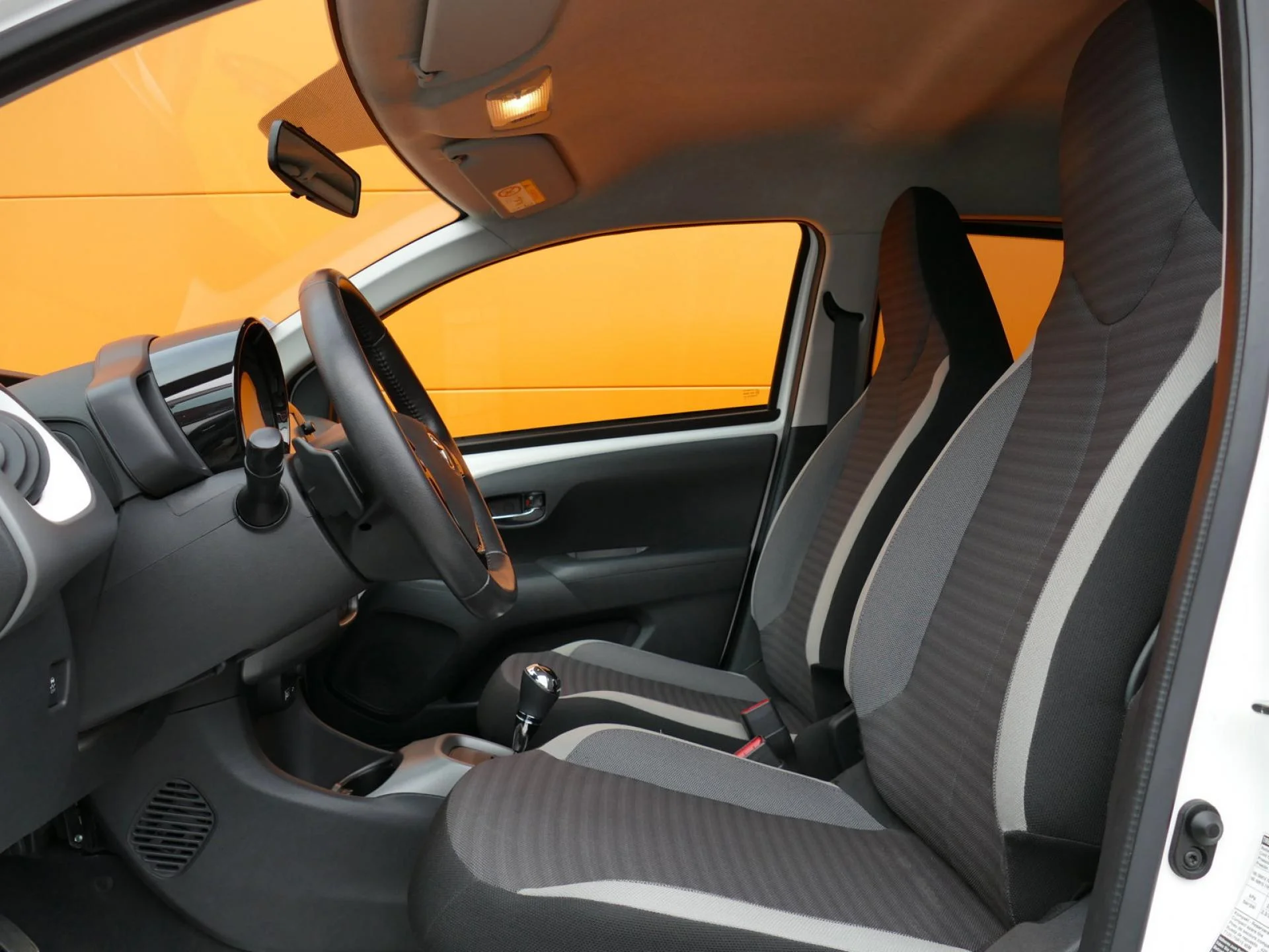 TOYOTA AYGO - Miniature 6 sur 32 - Cliquer pour voir cette photo