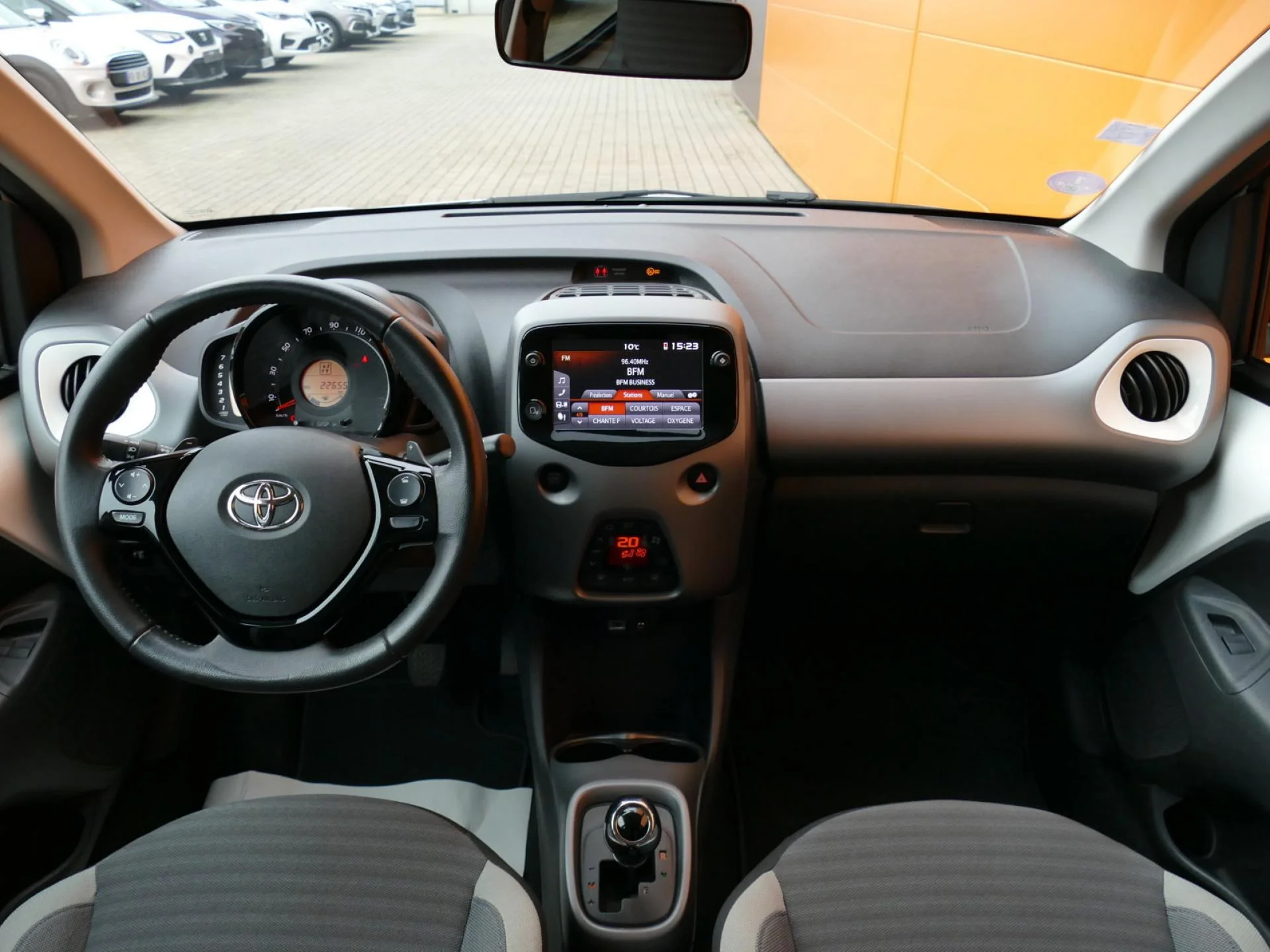 TOYOTA AYGO - Miniature 5 sur 32 - Cliquer pour voir cette photo