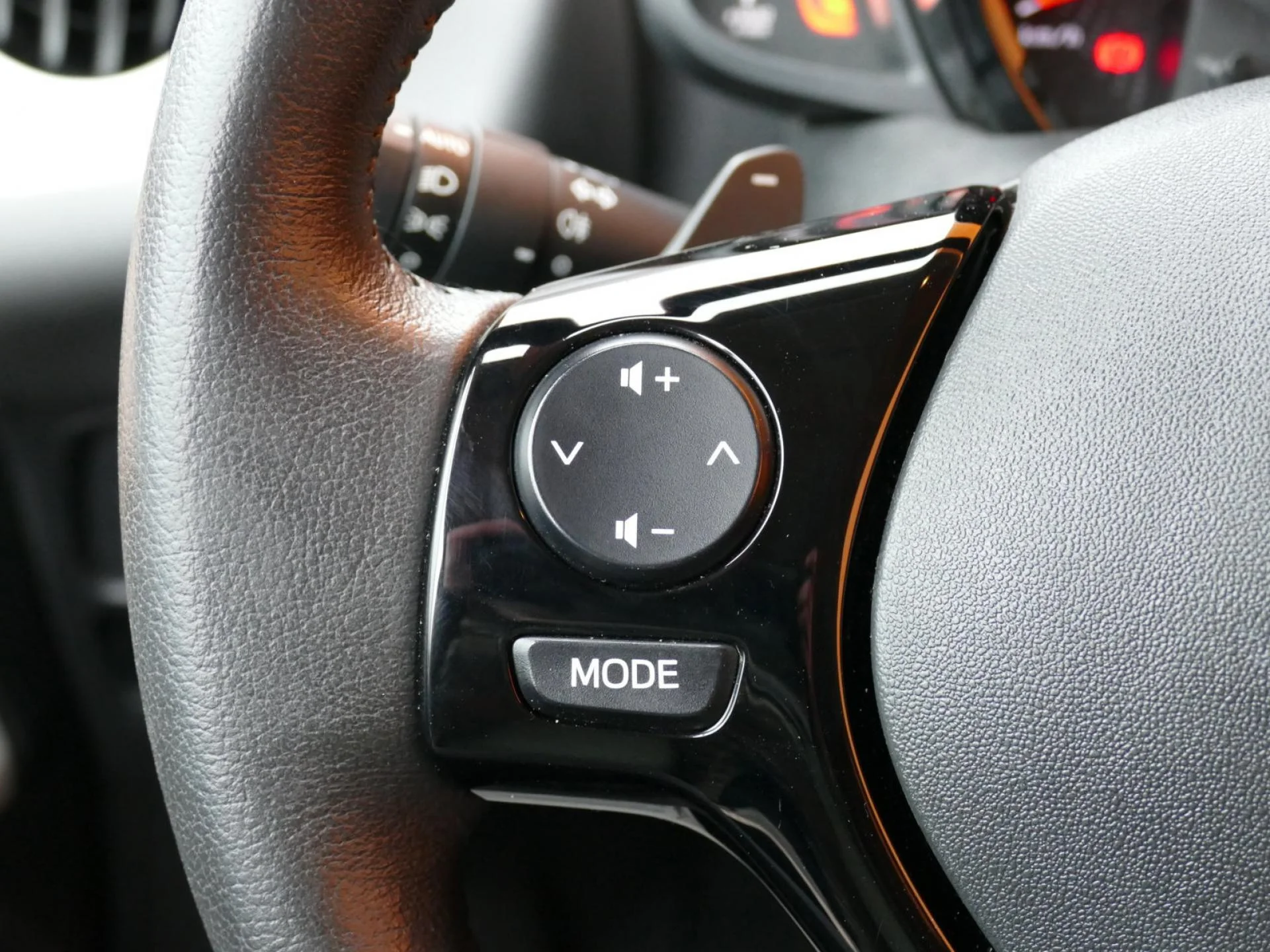 TOYOTA AYGO - Miniature 15 sur 32 - Cliquer pour voir cette photo