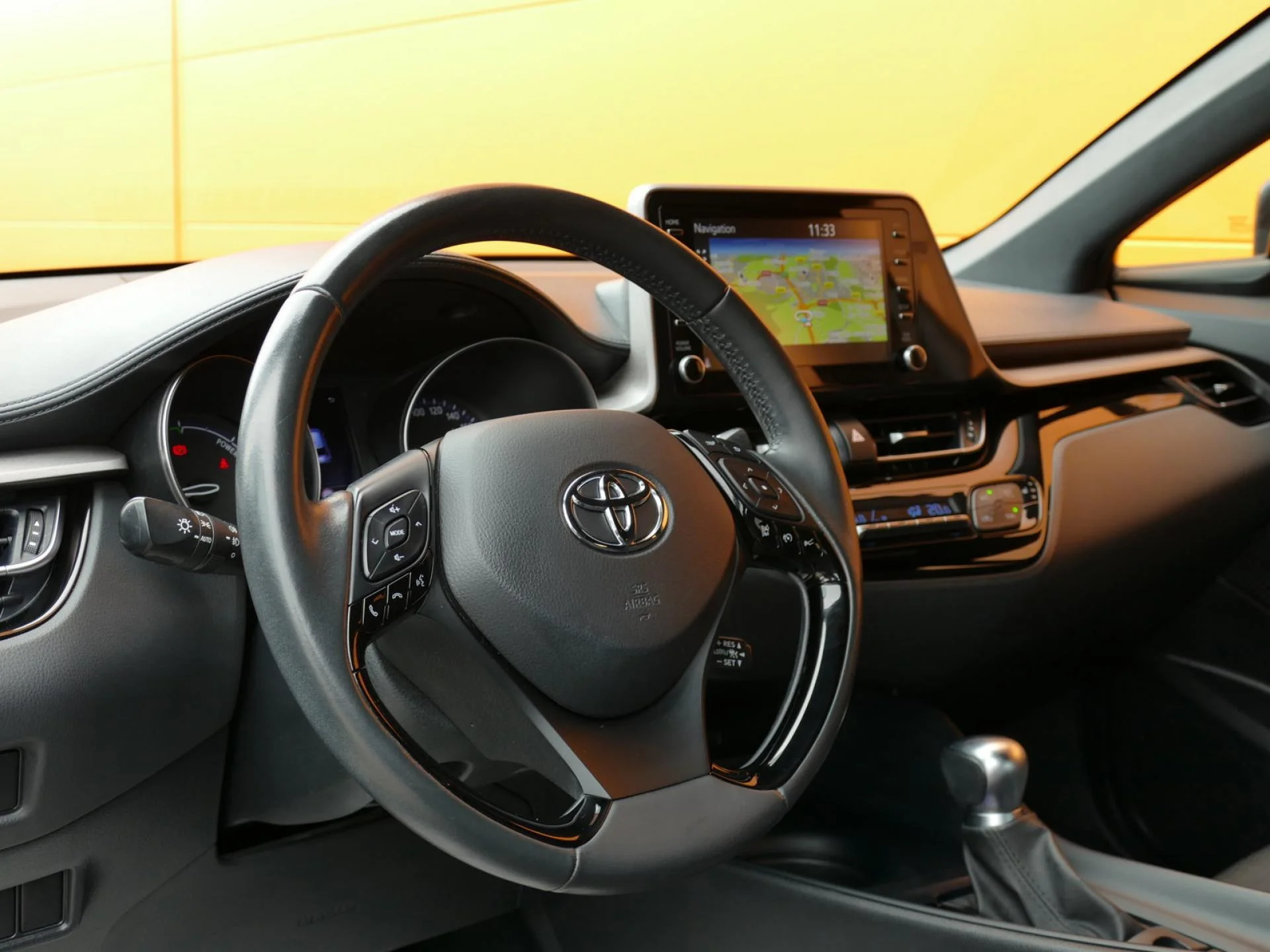 TOYOTA C-HR - Miniature 14 sur 27 - Cliquer pour voir cette photo