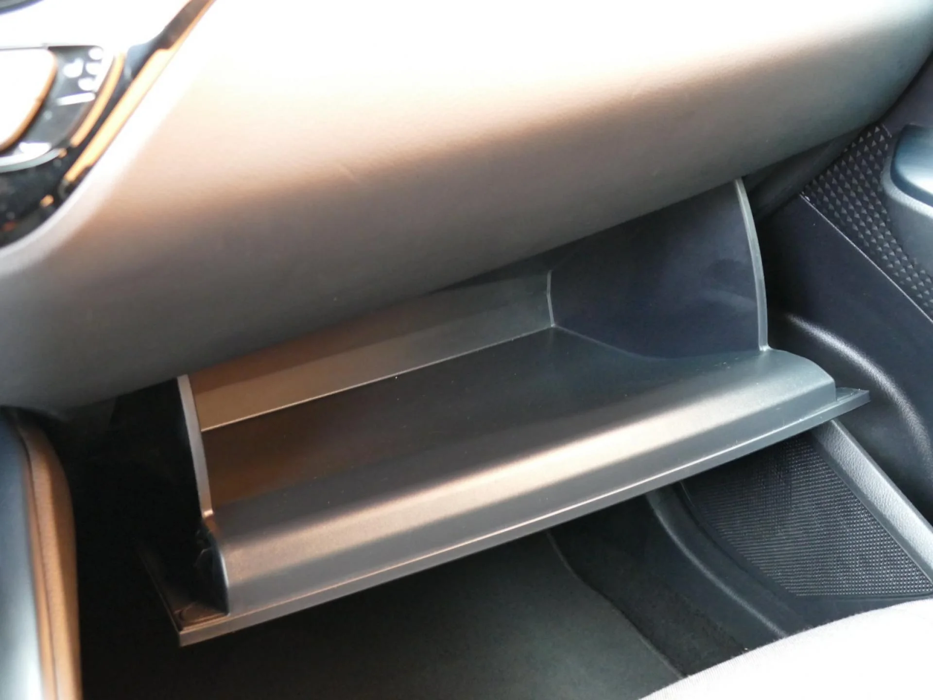 TOYOTA C-HR - Miniature 23 sur 27 - Cliquer pour voir cette photo