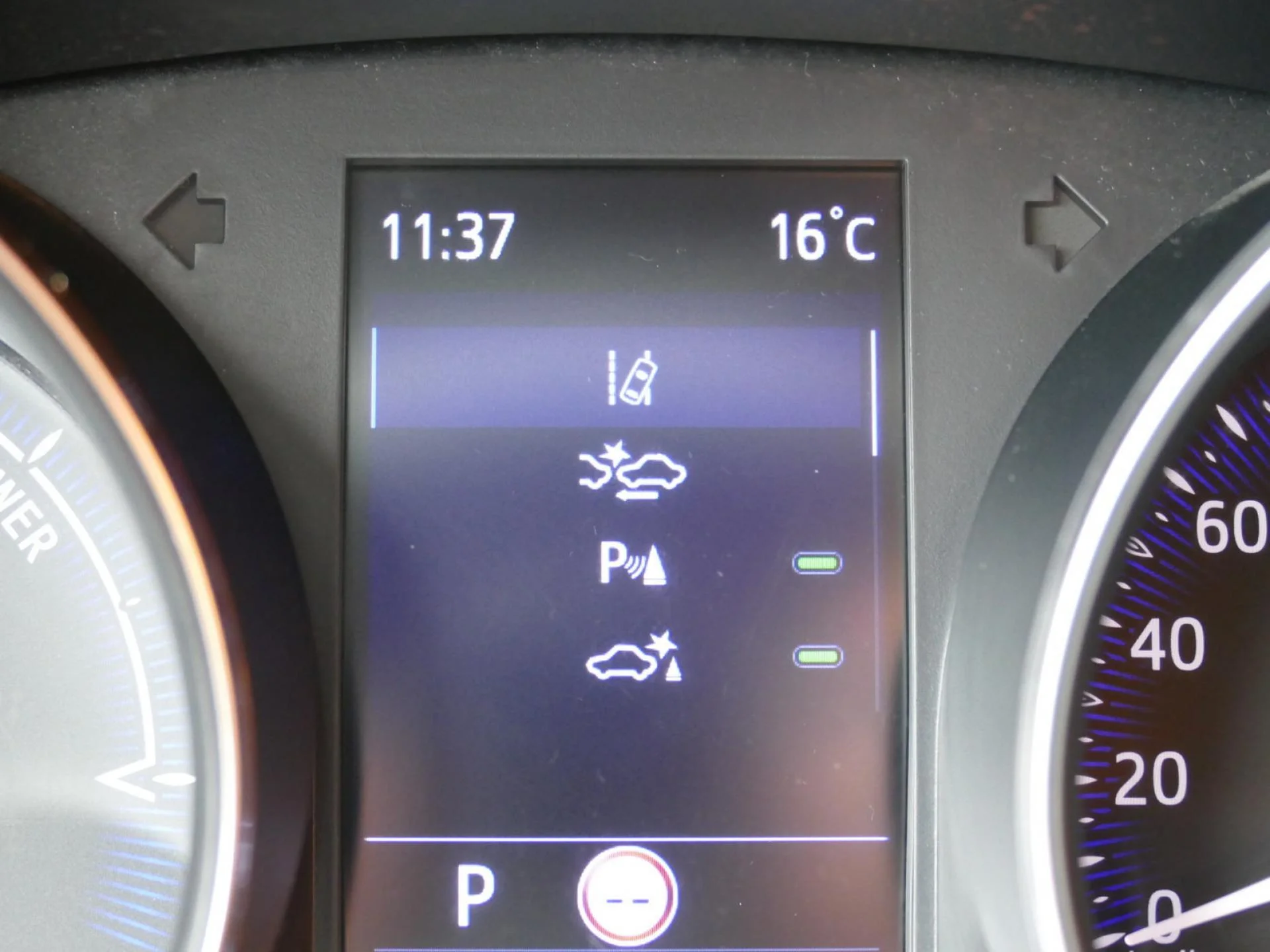 TOYOTA C-HR - Miniature 19 sur 27 - Cliquer pour voir cette photo