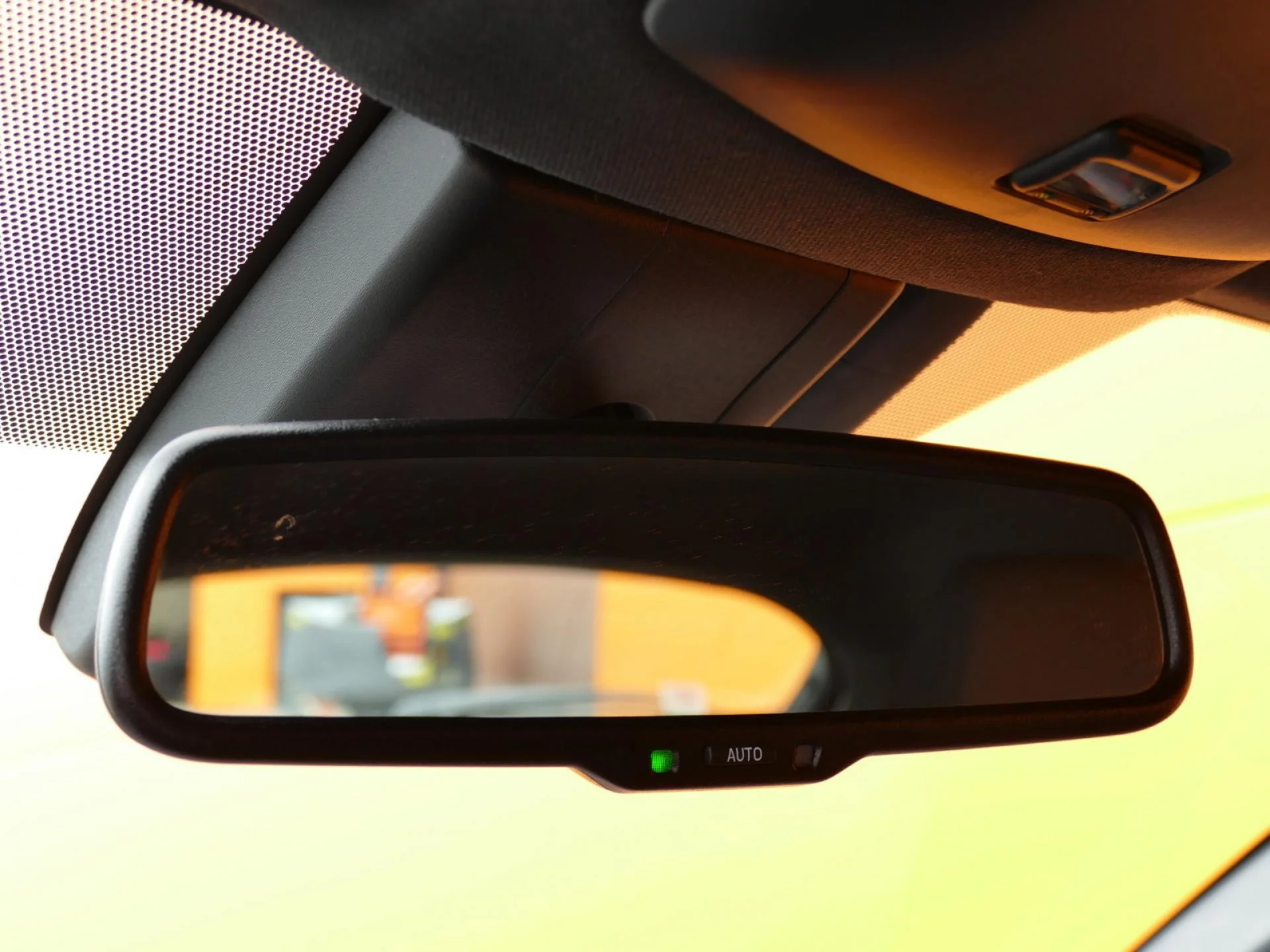 TOYOTA C-HR - Miniature 21 sur 27 - Cliquer pour voir cette photo