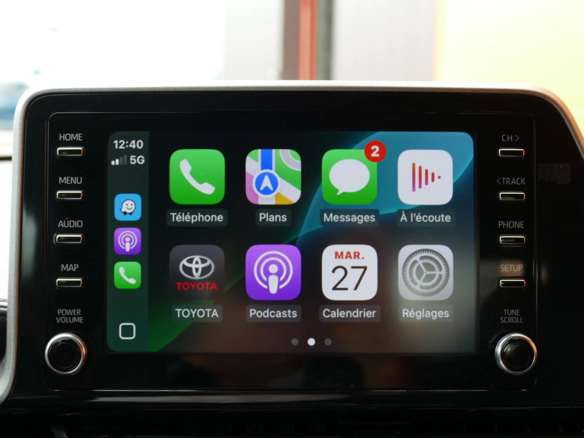 TOYOTA C-HR - Miniature 12 sur 27 - Cliquer pour voir cette photo