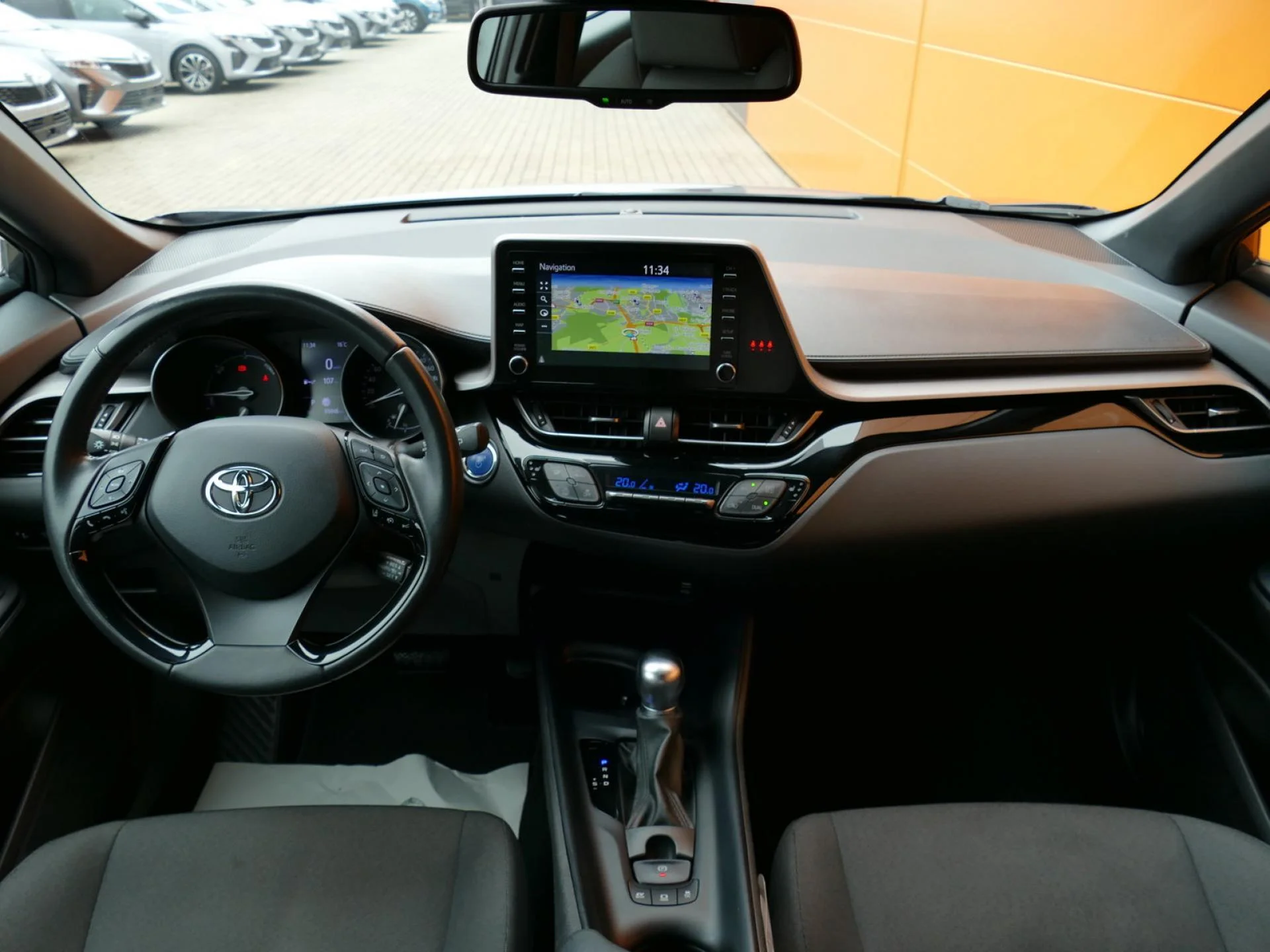 TOYOTA C-HR - Miniature 6 sur 27 - Cliquer pour voir cette photo