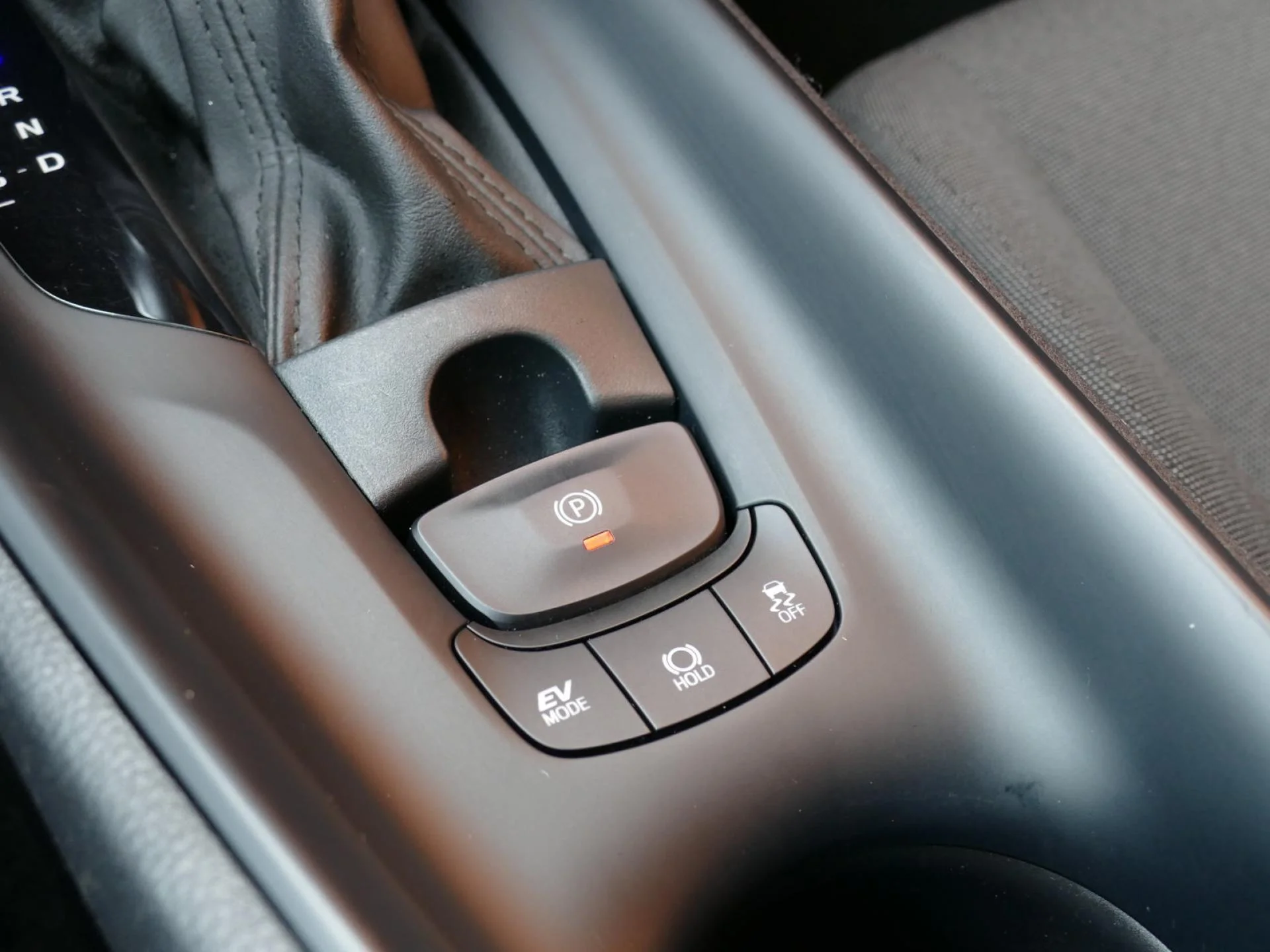 TOYOTA C-HR - Miniature 18 sur 27 - Cliquer pour voir cette photo