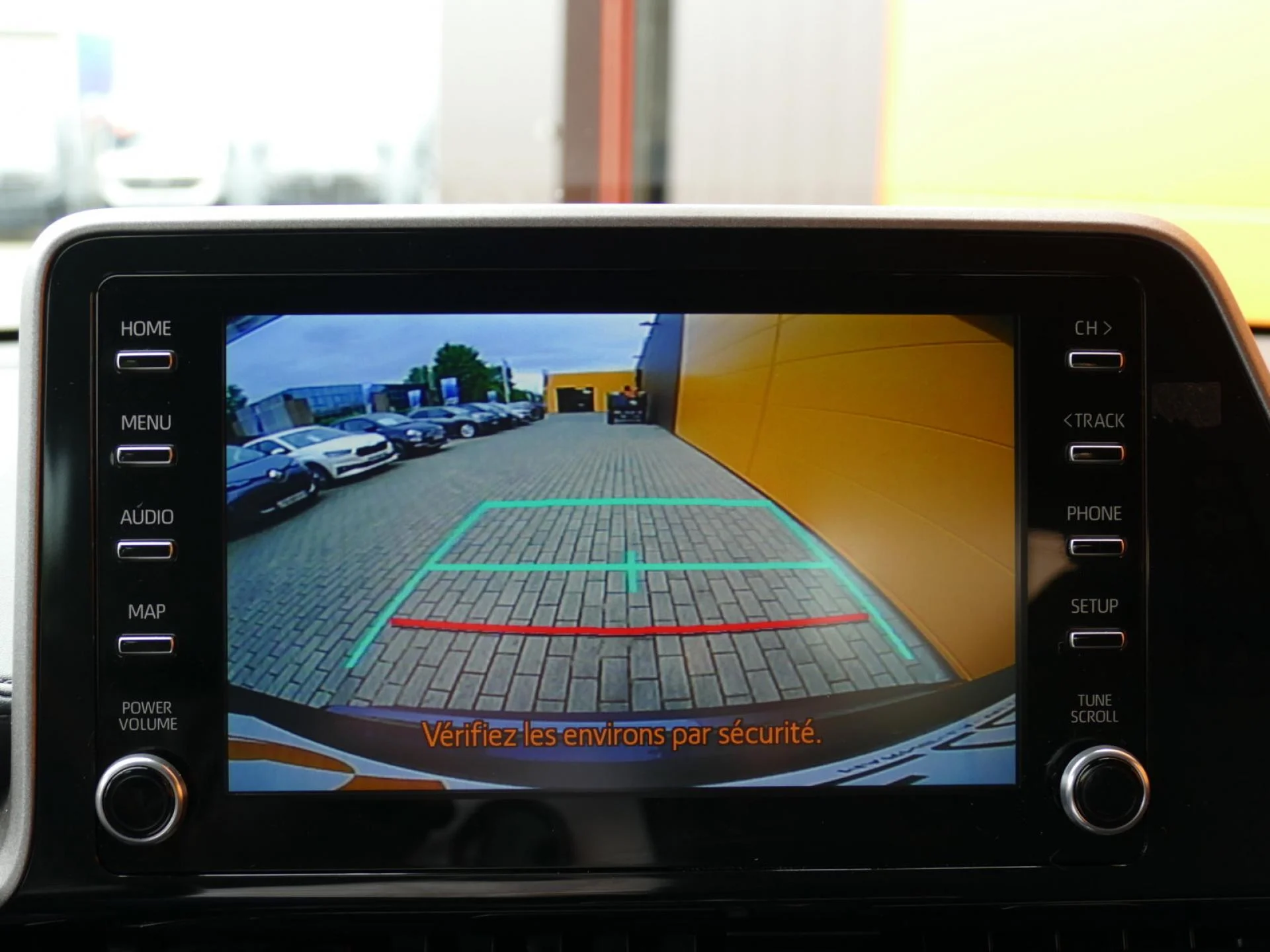 TOYOTA C-HR - Miniature 11 sur 27 - Cliquer pour voir cette photo