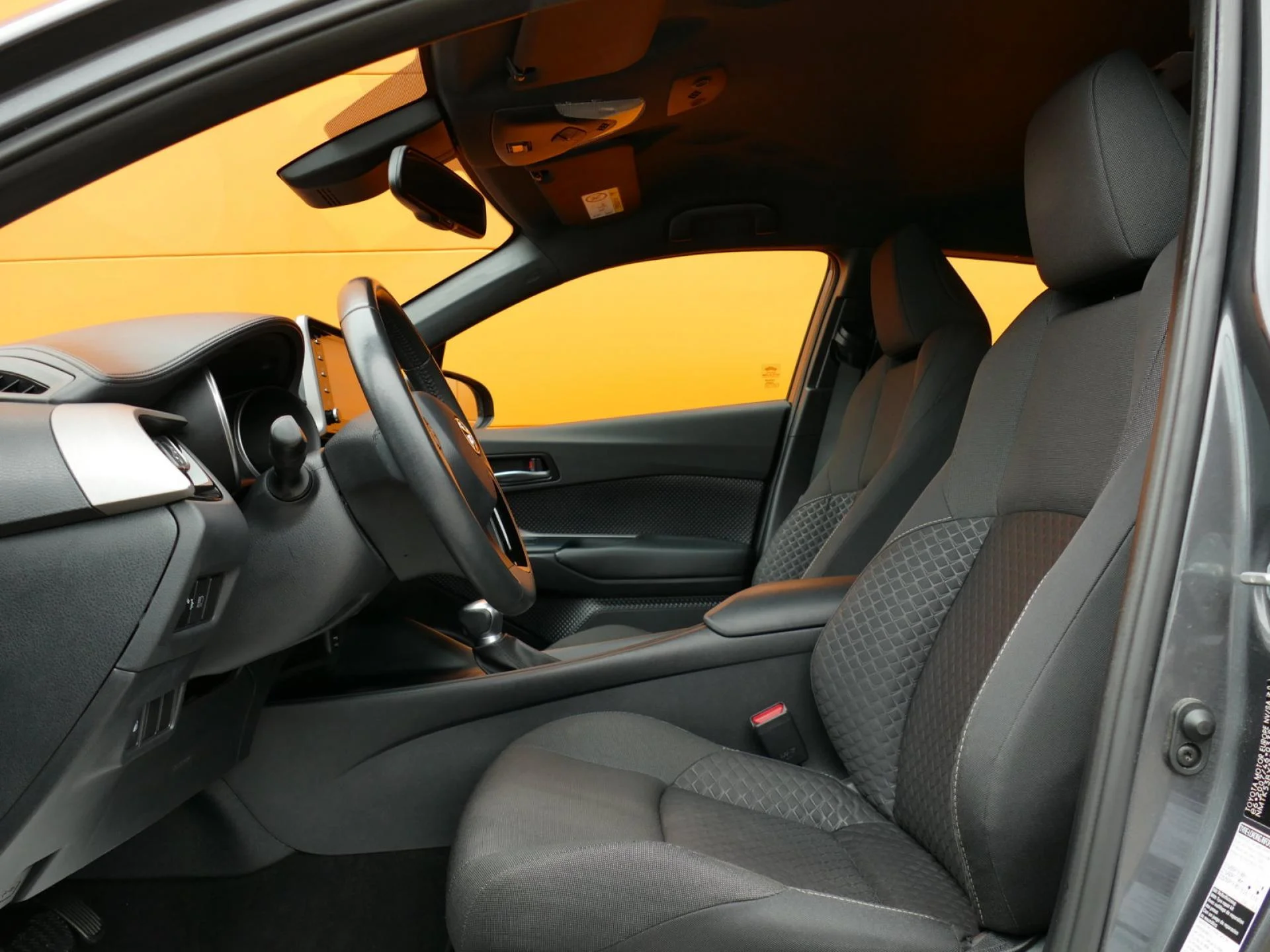 TOYOTA C-HR - Miniature 7 sur 27 - Cliquer pour voir cette photo