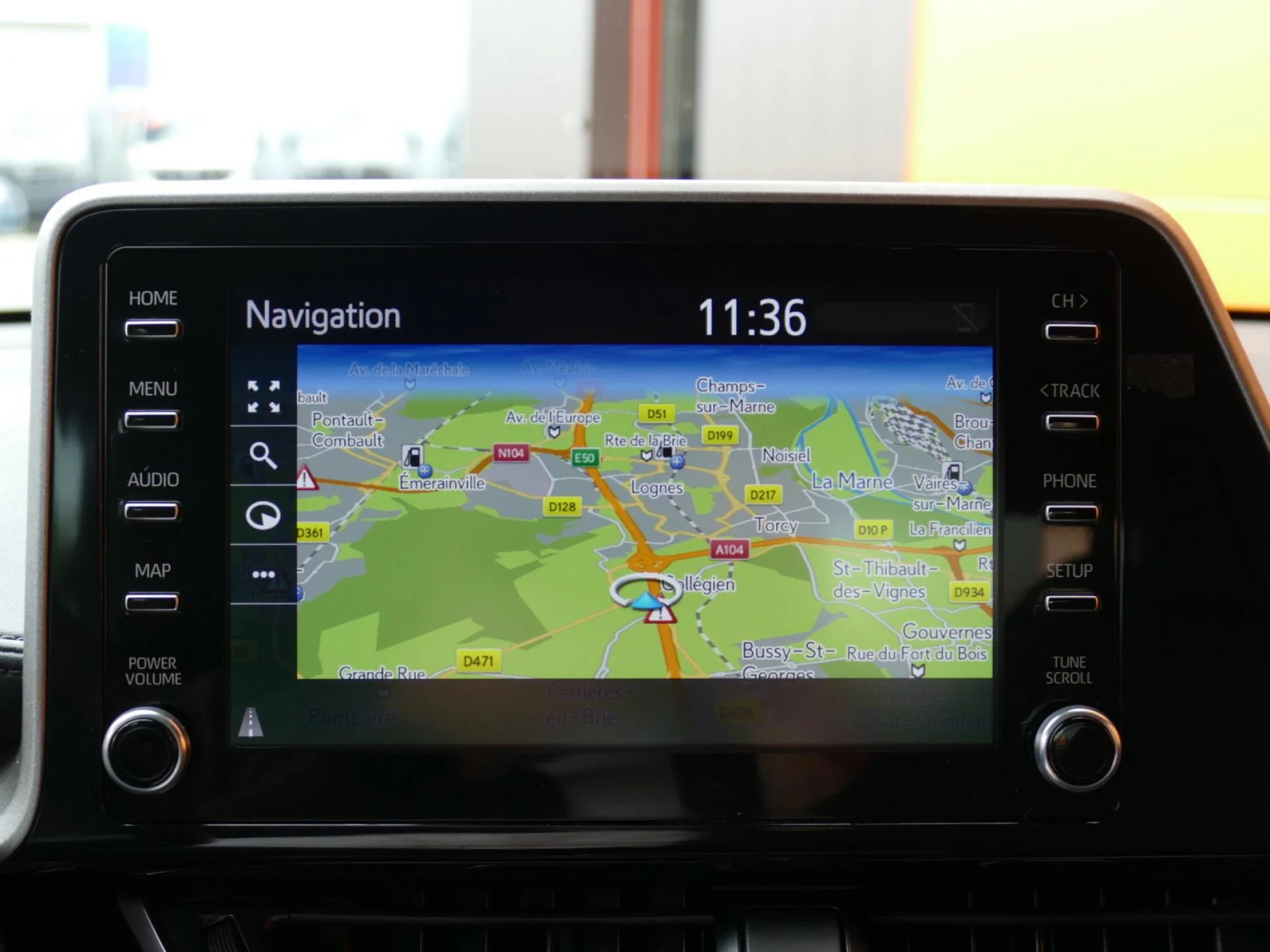 TOYOTA C-HR - Miniature 10 sur 27 - Cliquer pour voir cette photo