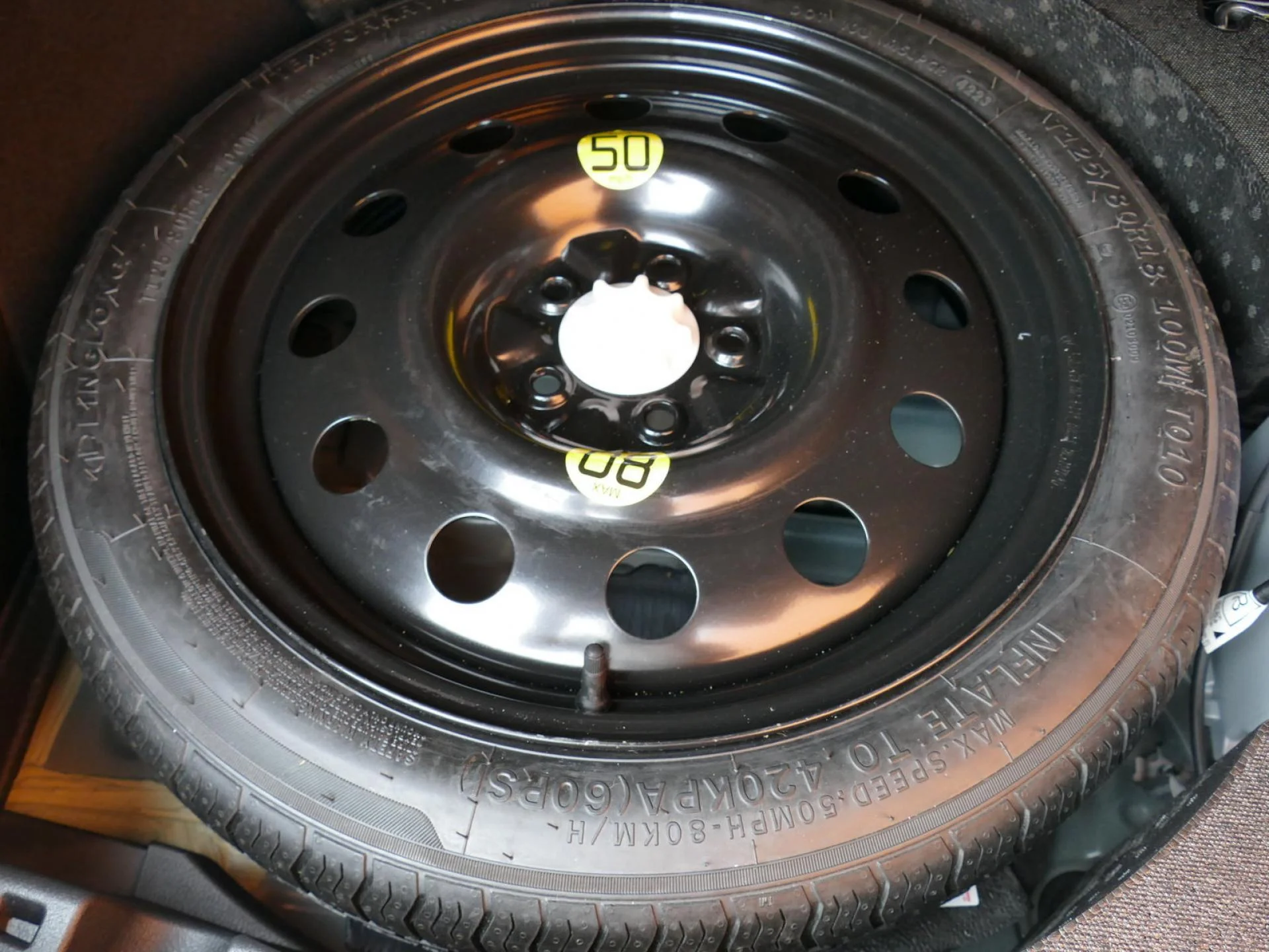 TOYOTA C-HR - Miniature 29 sur 34 - Cliquer pour voir cette photo