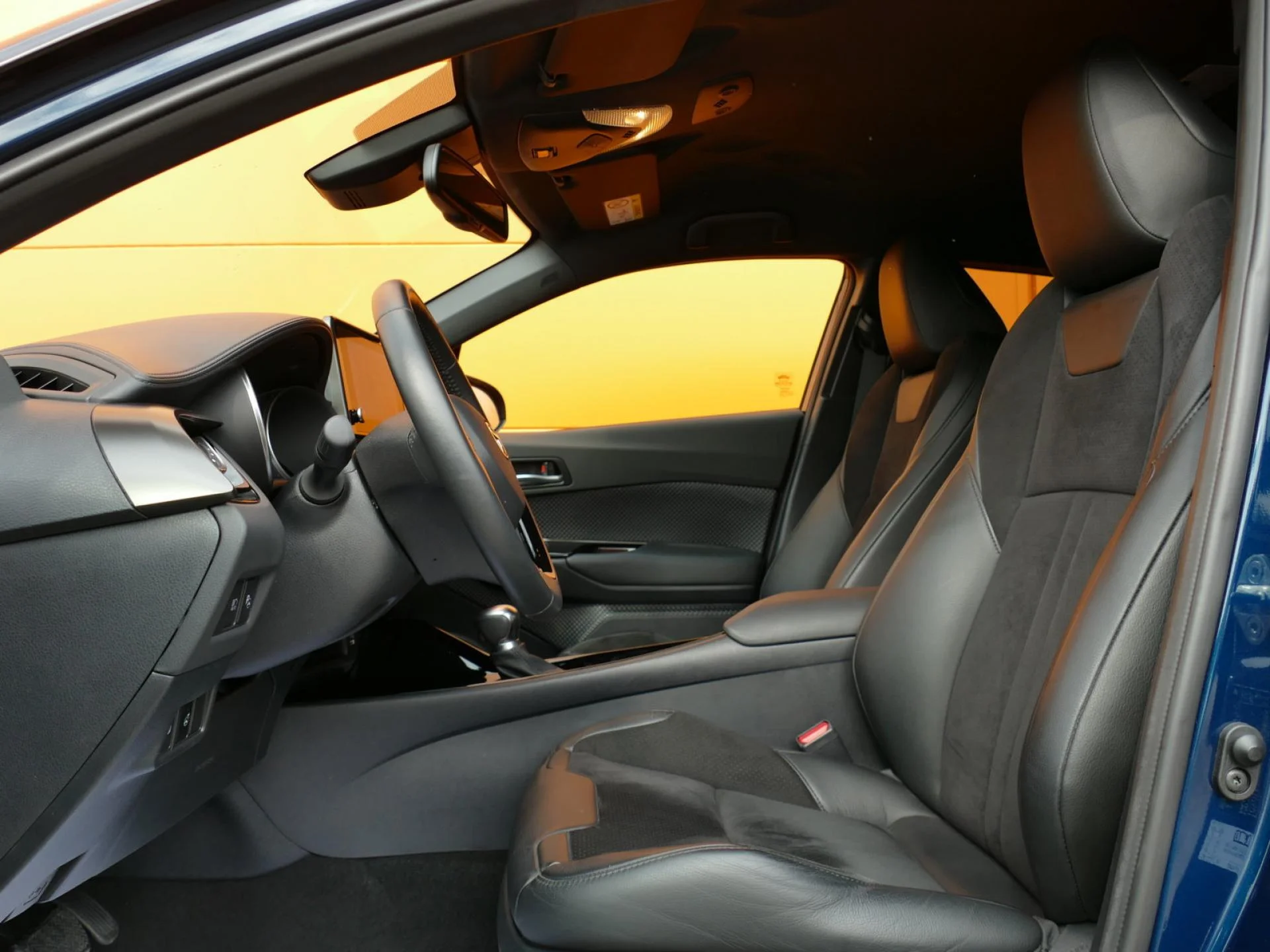 TOYOTA C-HR - Miniature 6 sur 34 - Cliquer pour voir cette photo