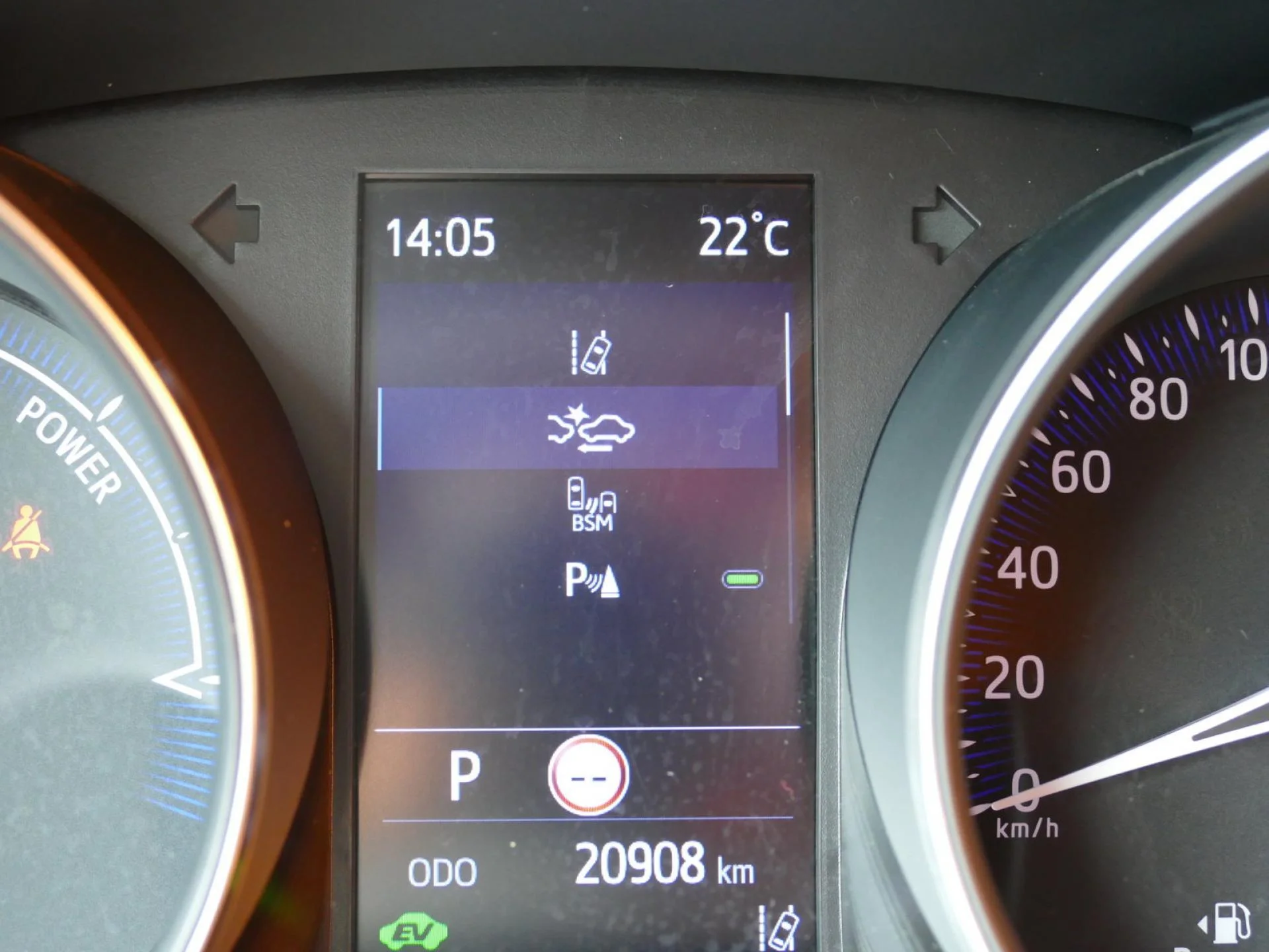 TOYOTA C-HR - Miniature 12 sur 34 - Cliquer pour voir cette photo