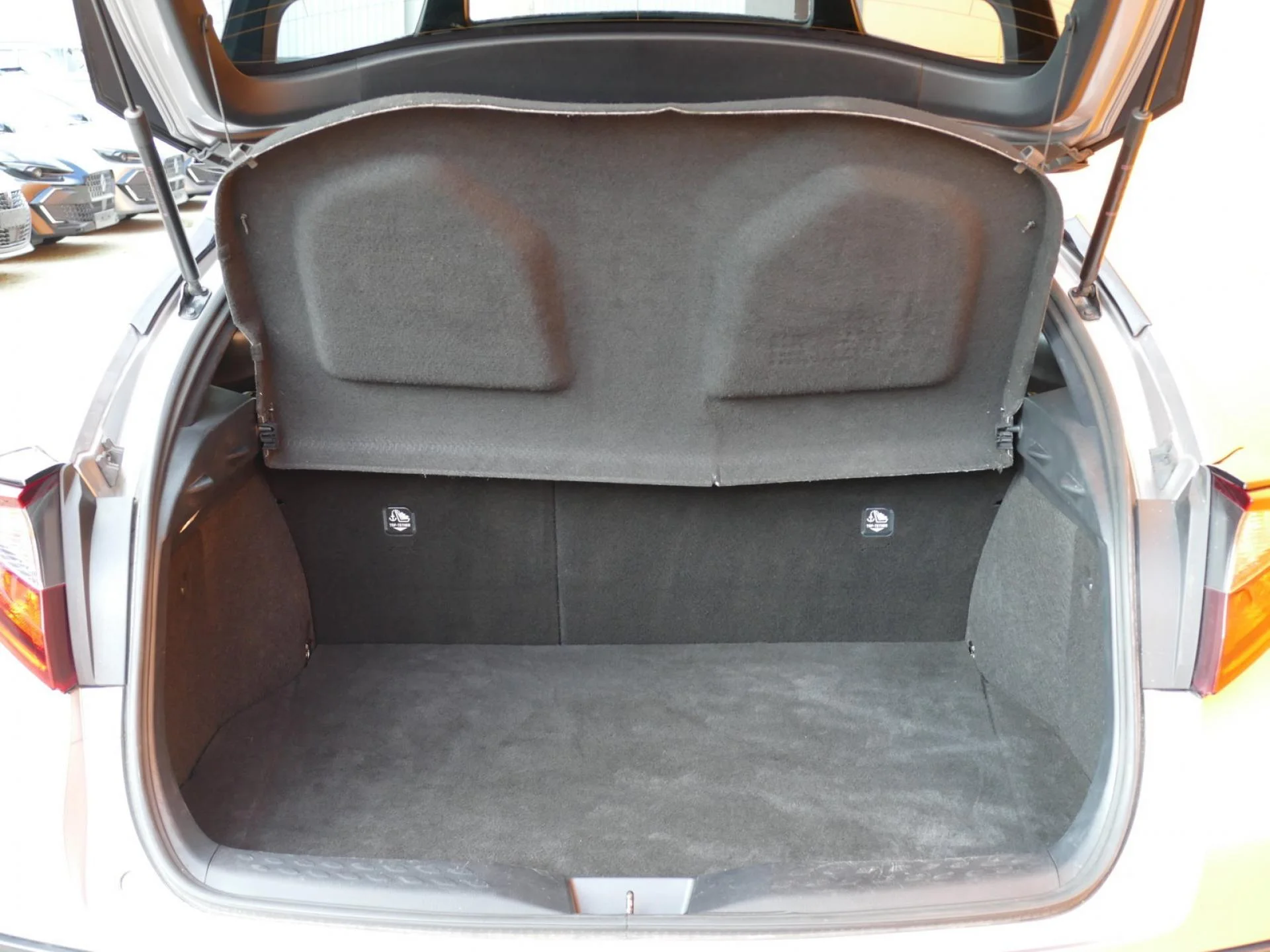 TOYOTA C-HR - Miniature 9 sur 32 - Cliquer pour voir cette photo