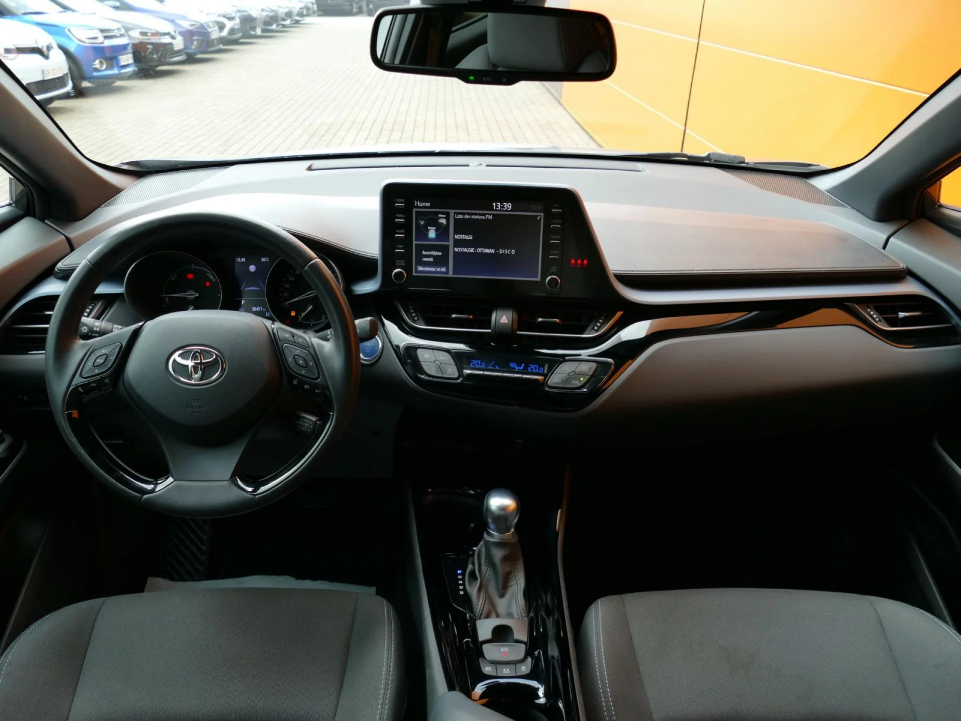 TOYOTA C-HR - Miniature 32 sur 32 - Cliquer pour voir cette photo