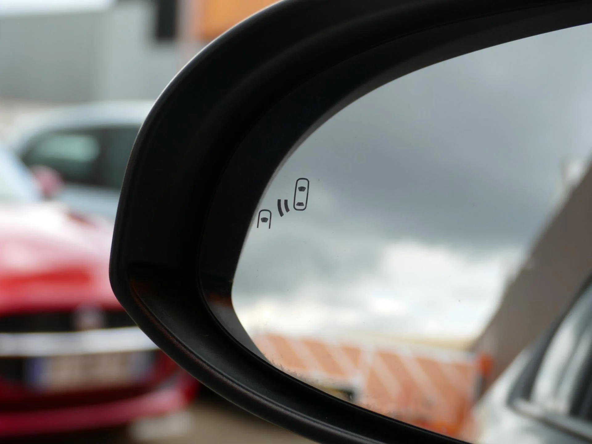 TOYOTA C-HR - Miniature 10 sur 32 - Cliquer pour voir cette photo