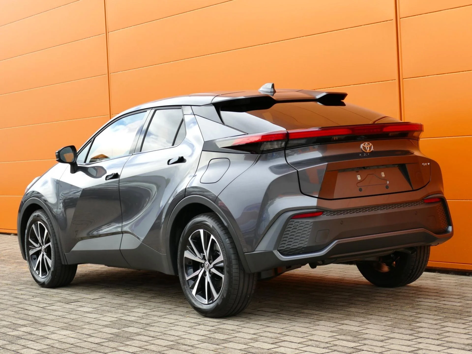 TOYOTA C-HR - Miniature 4 sur 33 - Cliquer pour voir cette photo