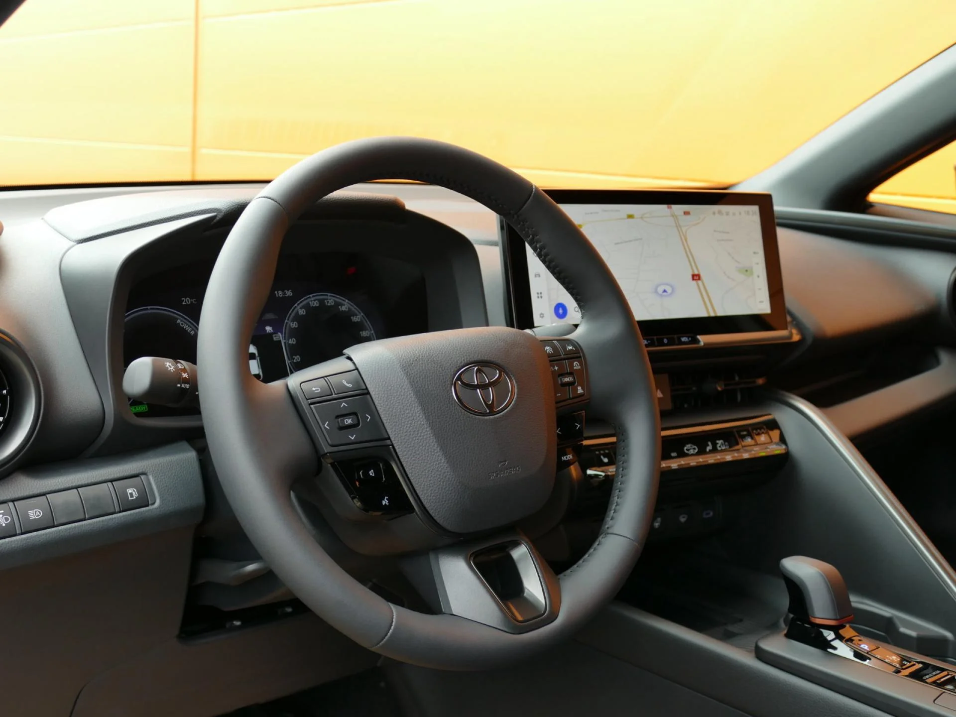 TOYOTA C-HR - Miniature 13 sur 33 - Cliquer pour voir cette photo