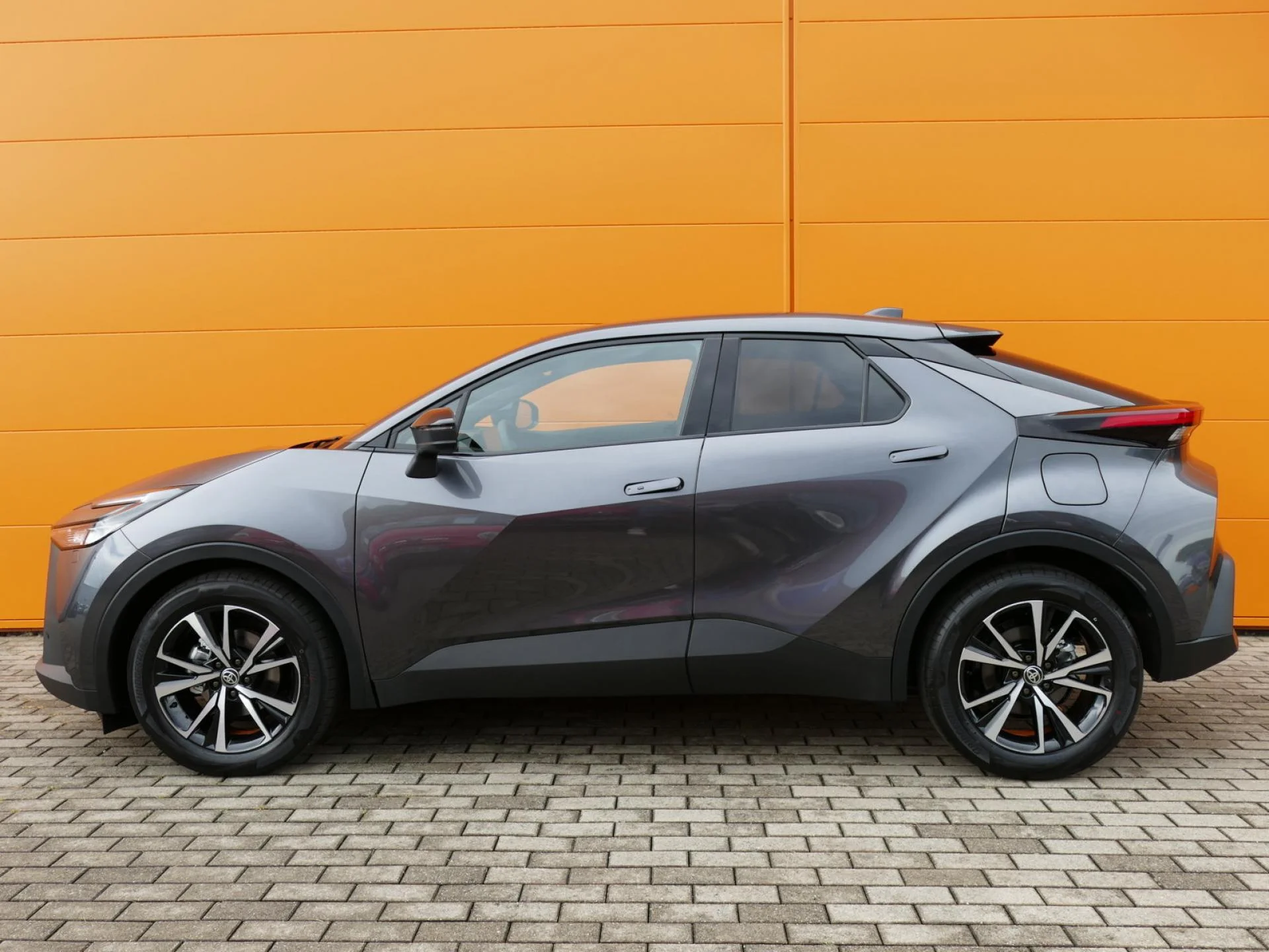 TOYOTA C-HR - Miniature 3 sur 33 - Cliquer pour voir cette photo