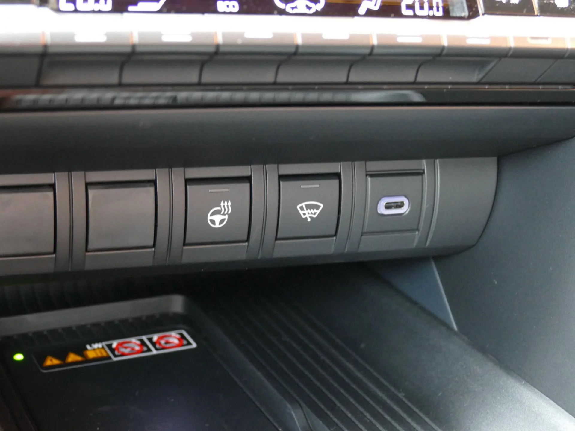 TOYOTA C-HR - Miniature 20 sur 33 - Cliquer pour voir cette photo