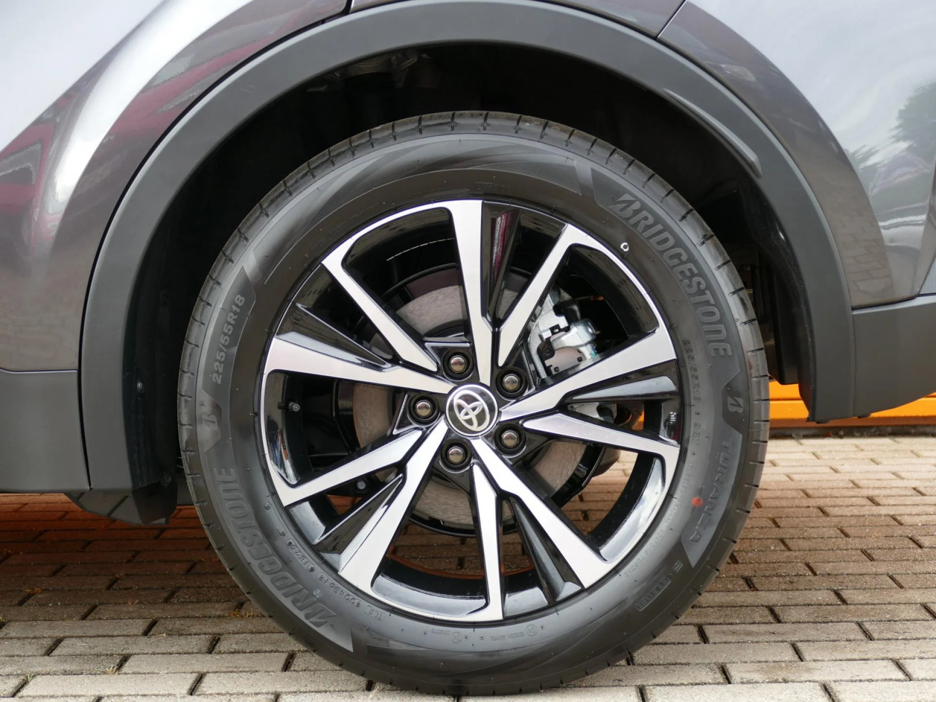 TOYOTA C-HR - Miniature 33 sur 33 - Cliquer pour voir cette photo