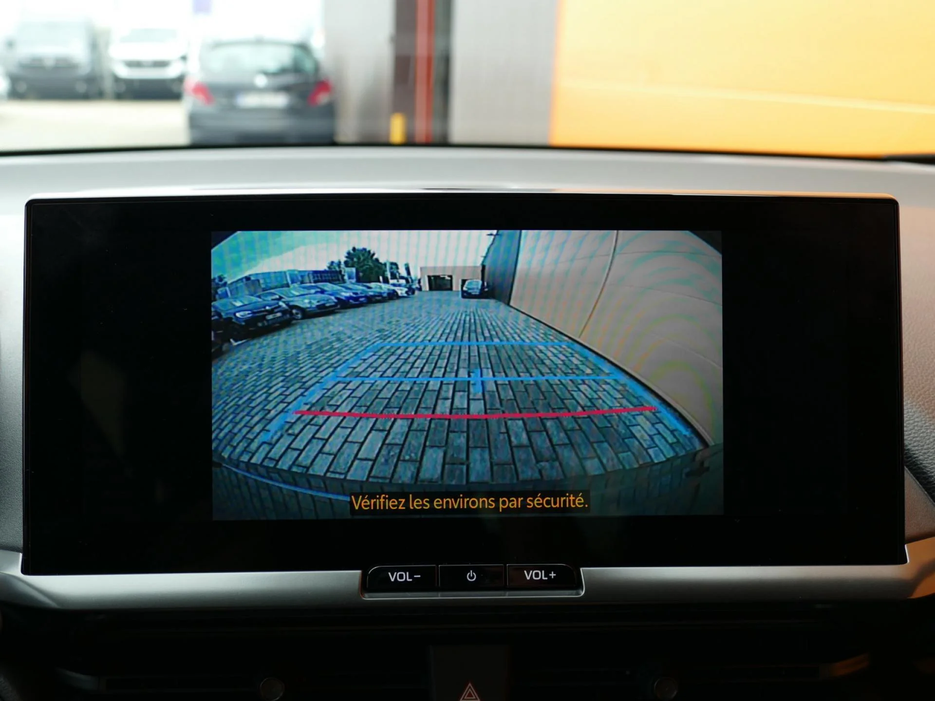 TOYOTA C-HR - Miniature 10 sur 33 - Cliquer pour voir cette photo