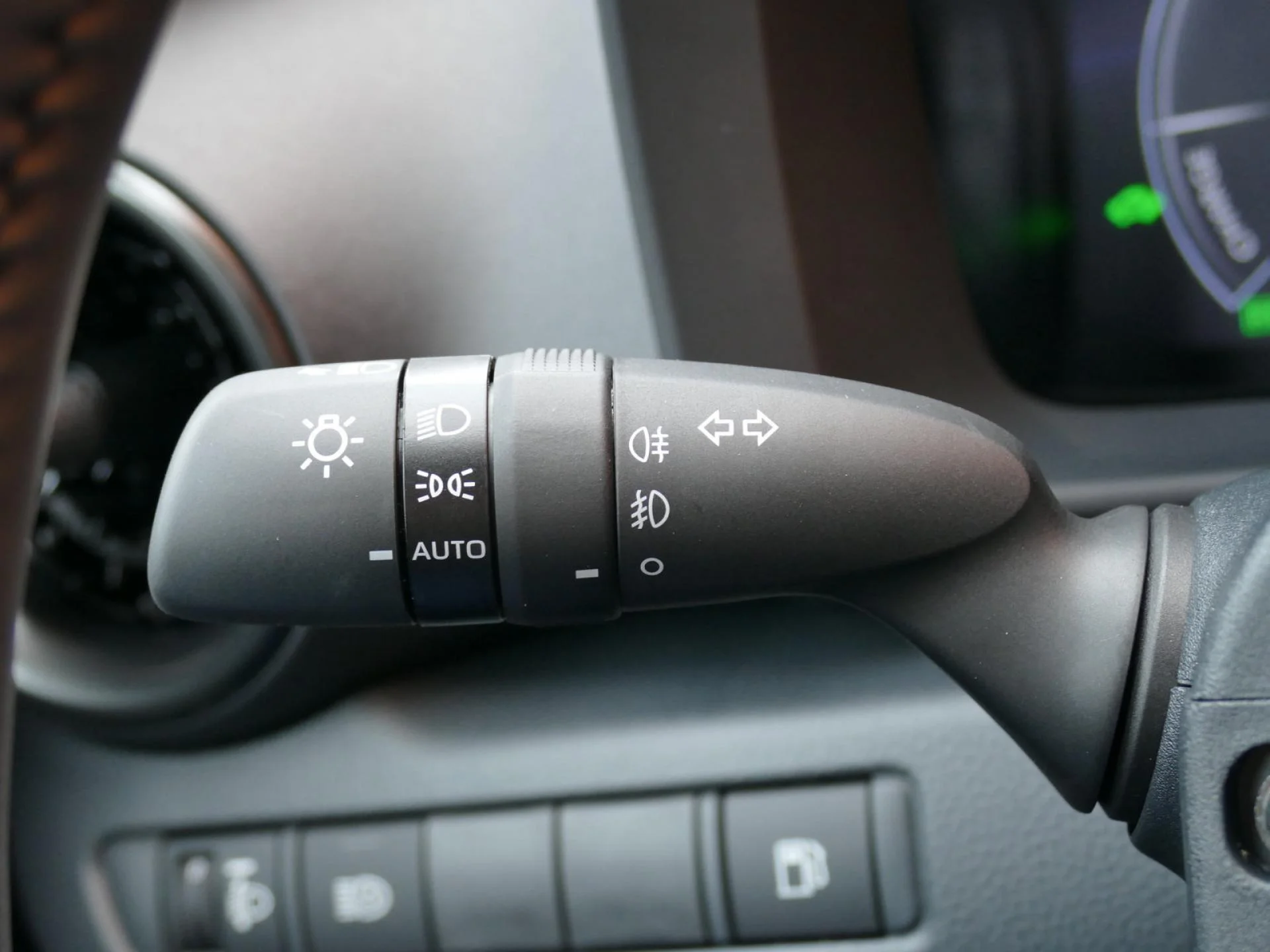 TOYOTA C-HR - Miniature 25 sur 33 - Cliquer pour voir cette photo