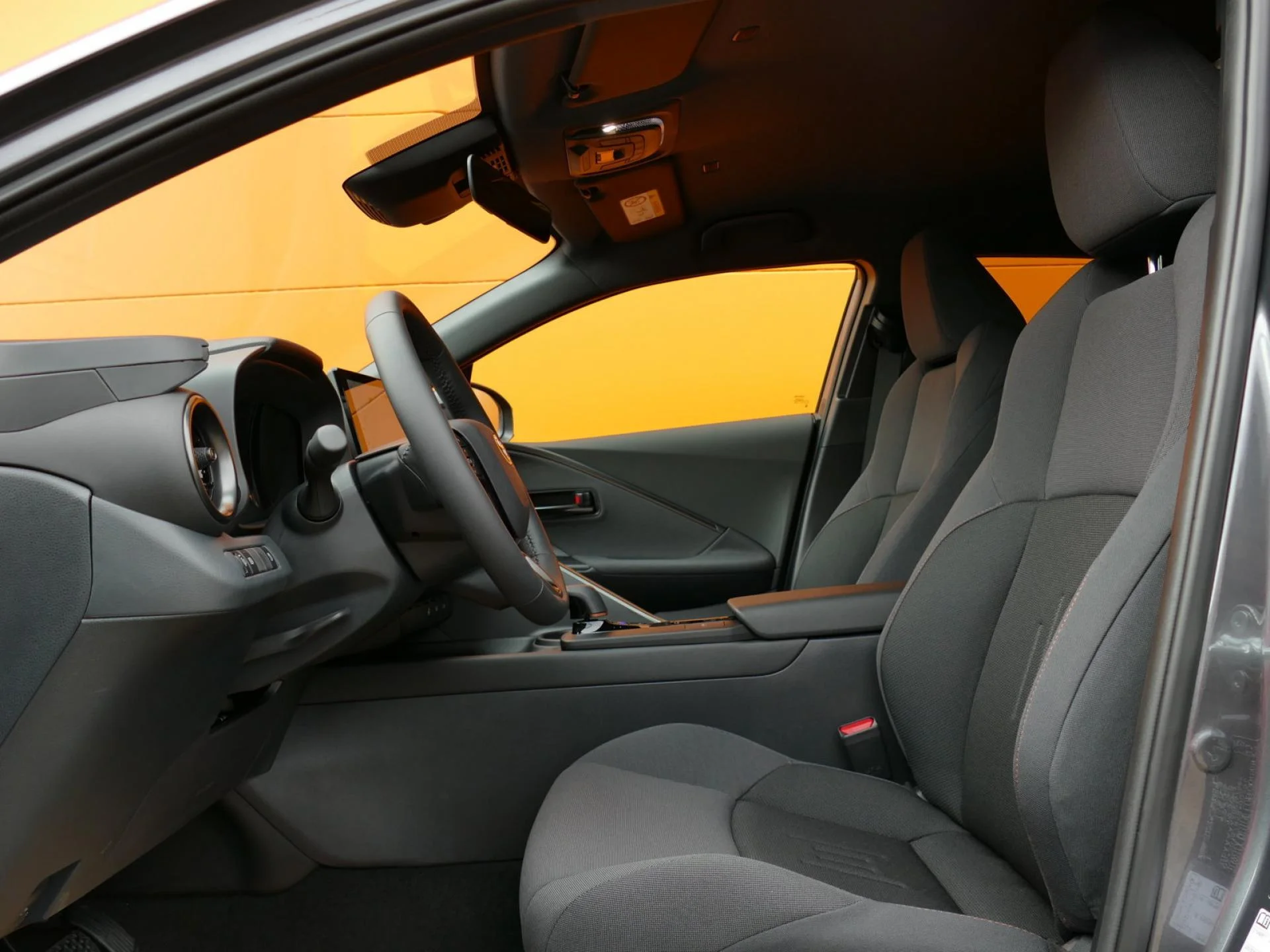 TOYOTA C-HR - Miniature 6 sur 33 - Cliquer pour voir cette photo
