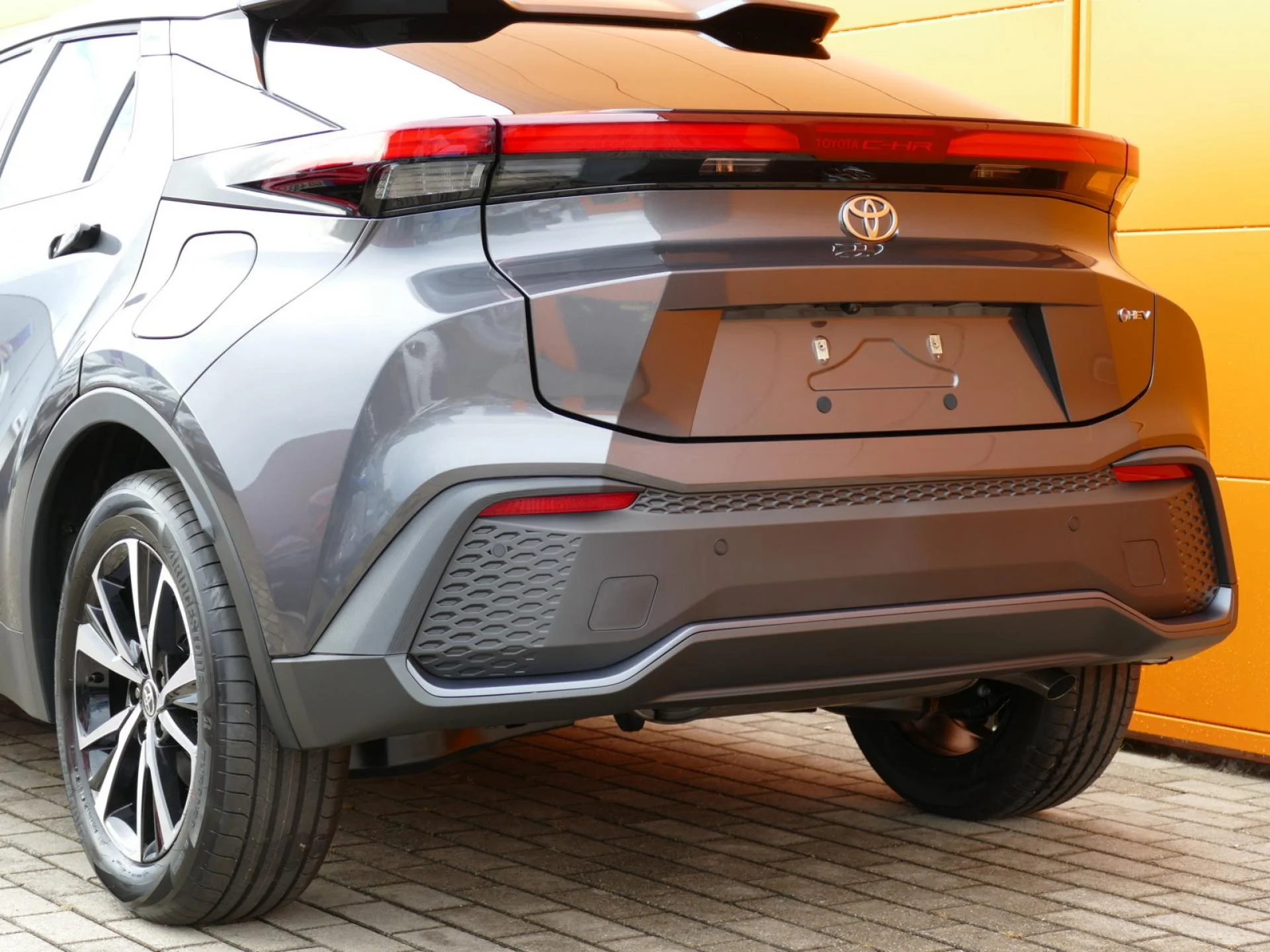 TOYOTA C-HR - Miniature 31 sur 33 - Cliquer pour voir cette photo