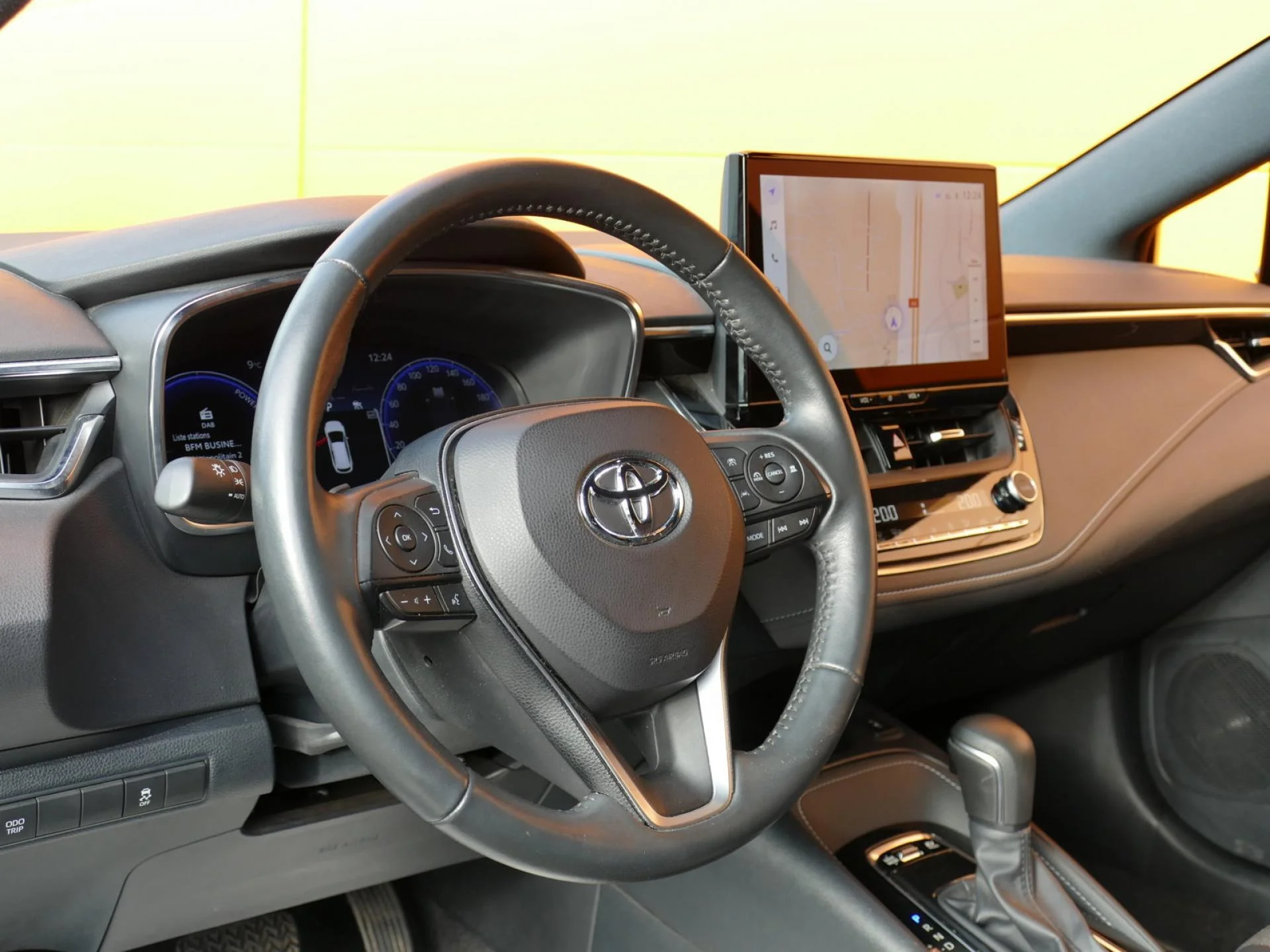 TOYOTA COROLLA TOURING SPORT - Miniature 13 sur 33 - Cliquer pour voir cette photo