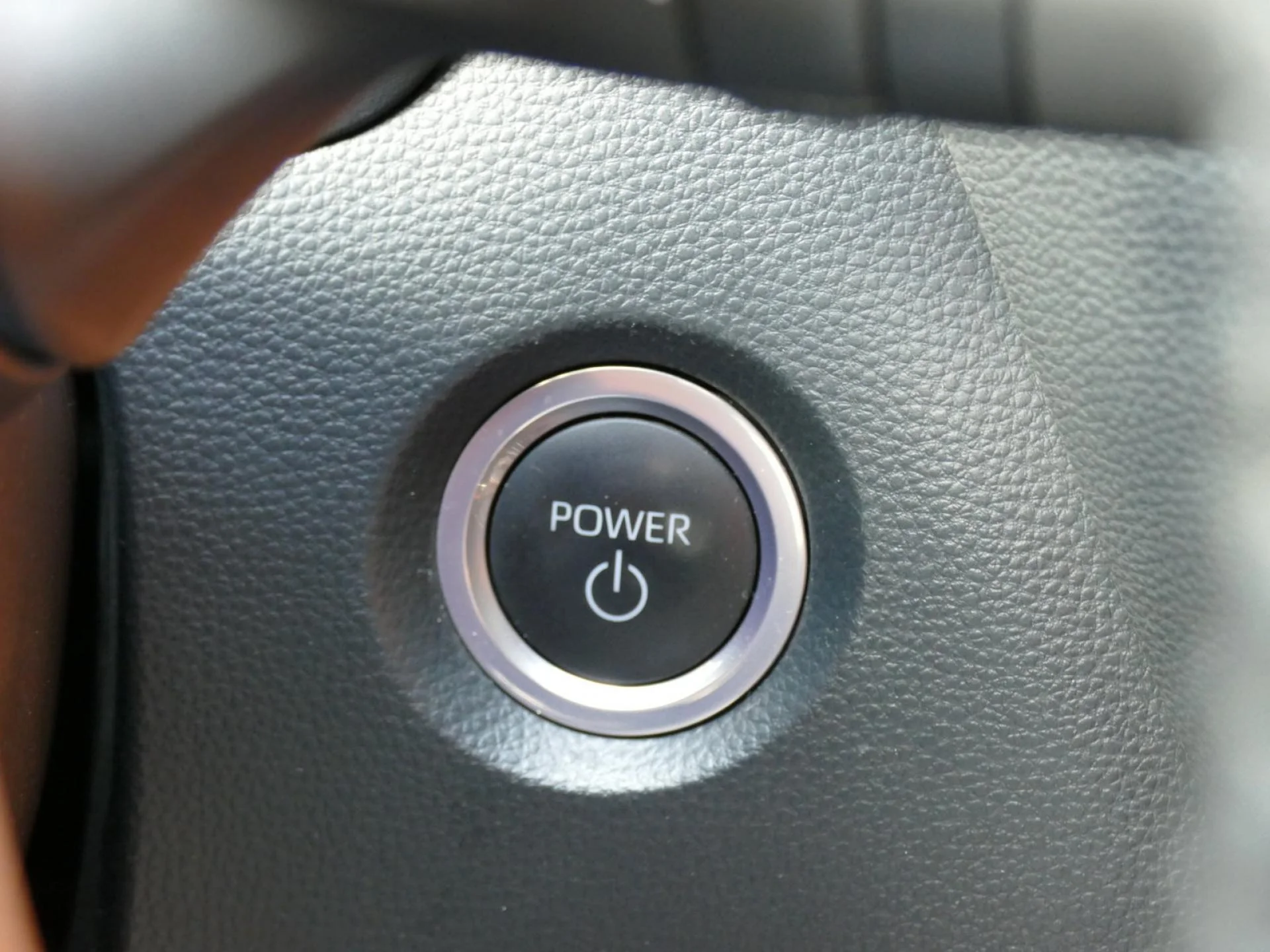 TOYOTA COROLLA TOURING SPORT - Miniature 20 sur 33 - Cliquer pour voir cette photo