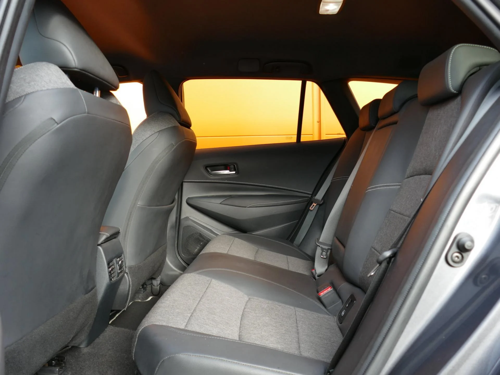 TOYOTA COROLLA TOURING SPORT - Miniature 7 sur 33 - Cliquer pour voir cette photo