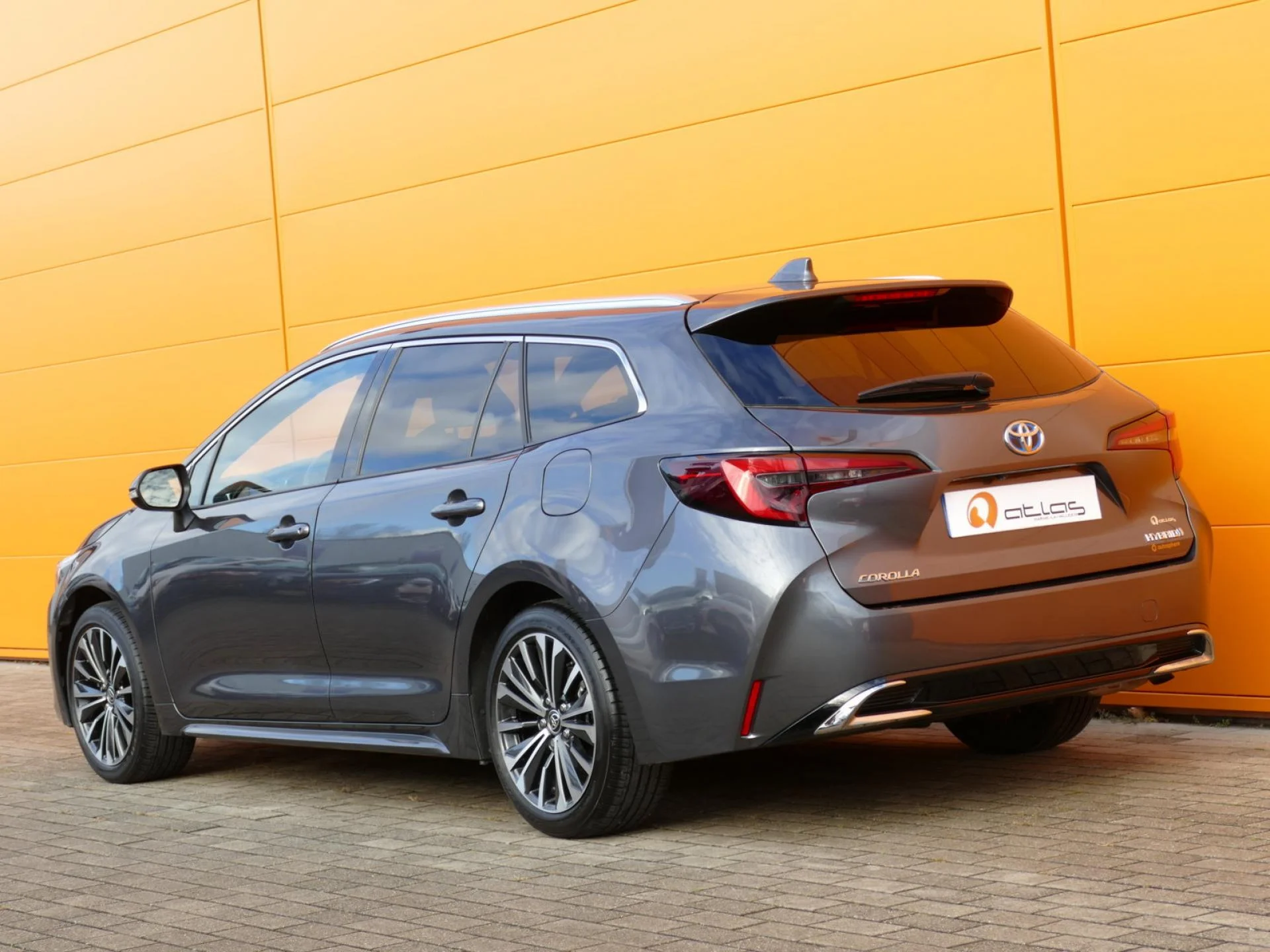 TOYOTA COROLLA TOURING SPORT - Miniature 4 sur 33 - Cliquer pour voir cette photo
