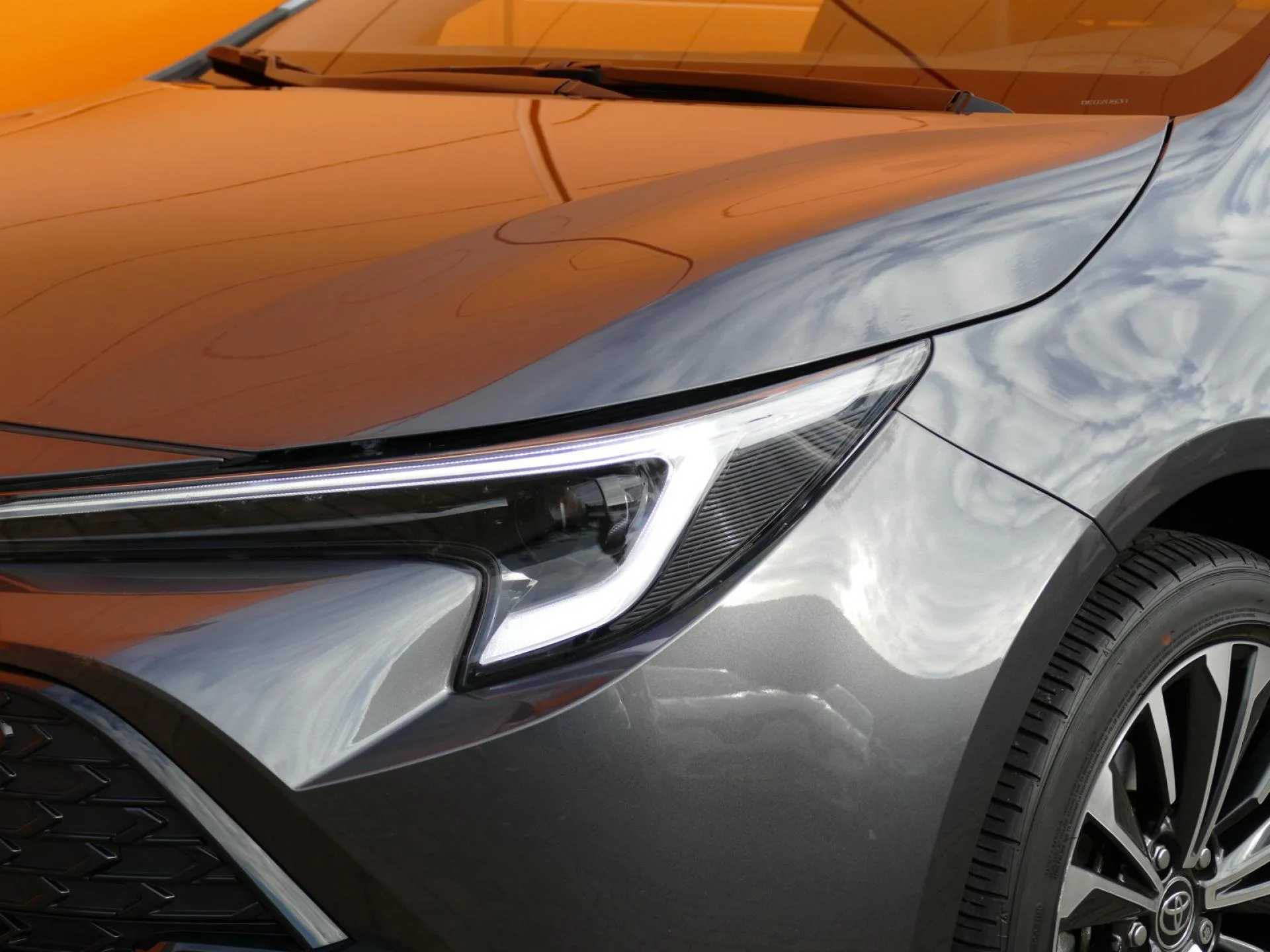 TOYOTA COROLLA TOURING SPORT - Miniature 29 sur 33 - Cliquer pour voir cette photo