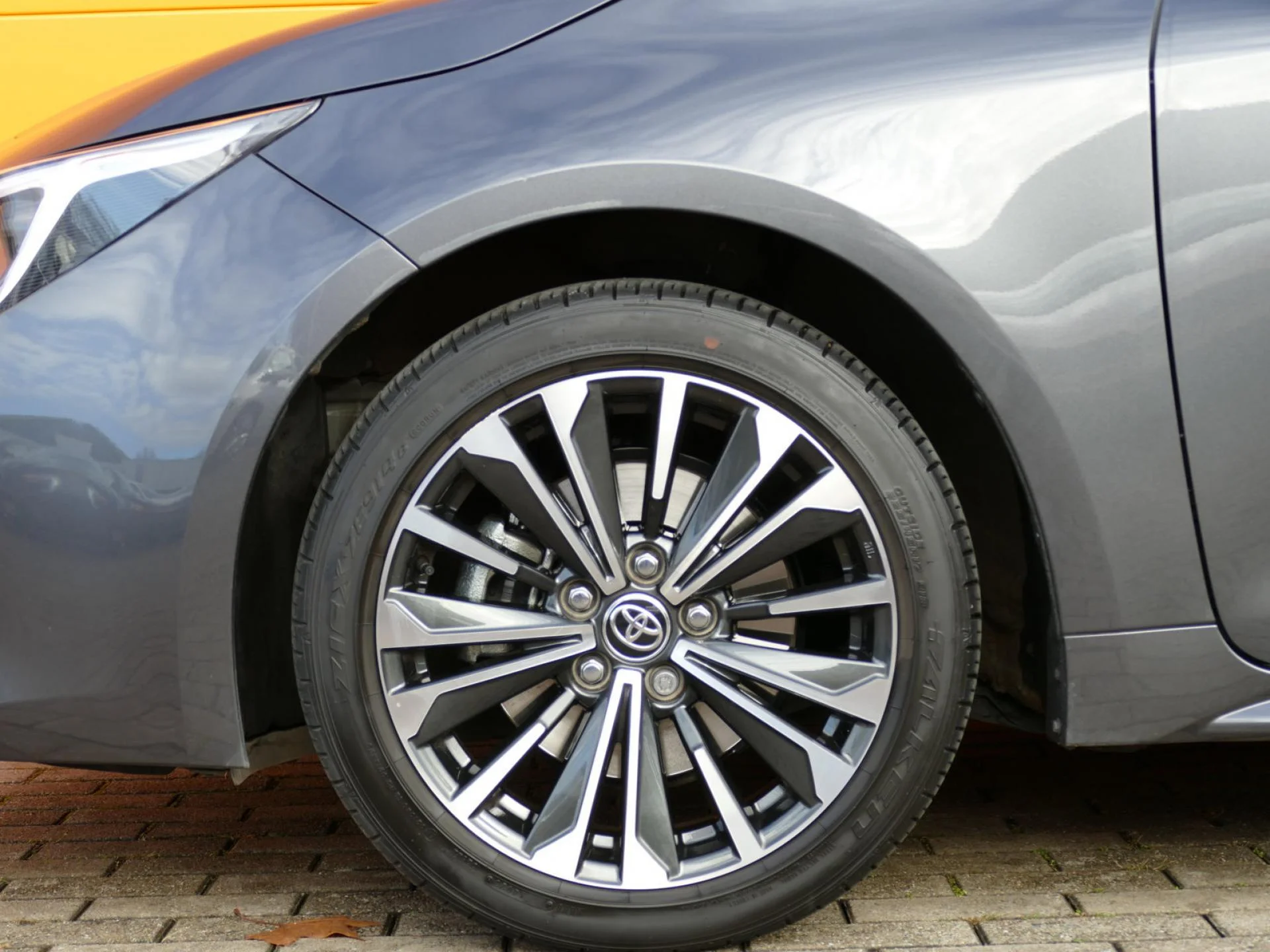 TOYOTA COROLLA TOURING SPORT - Miniature 30 sur 33 - Cliquer pour voir cette photo