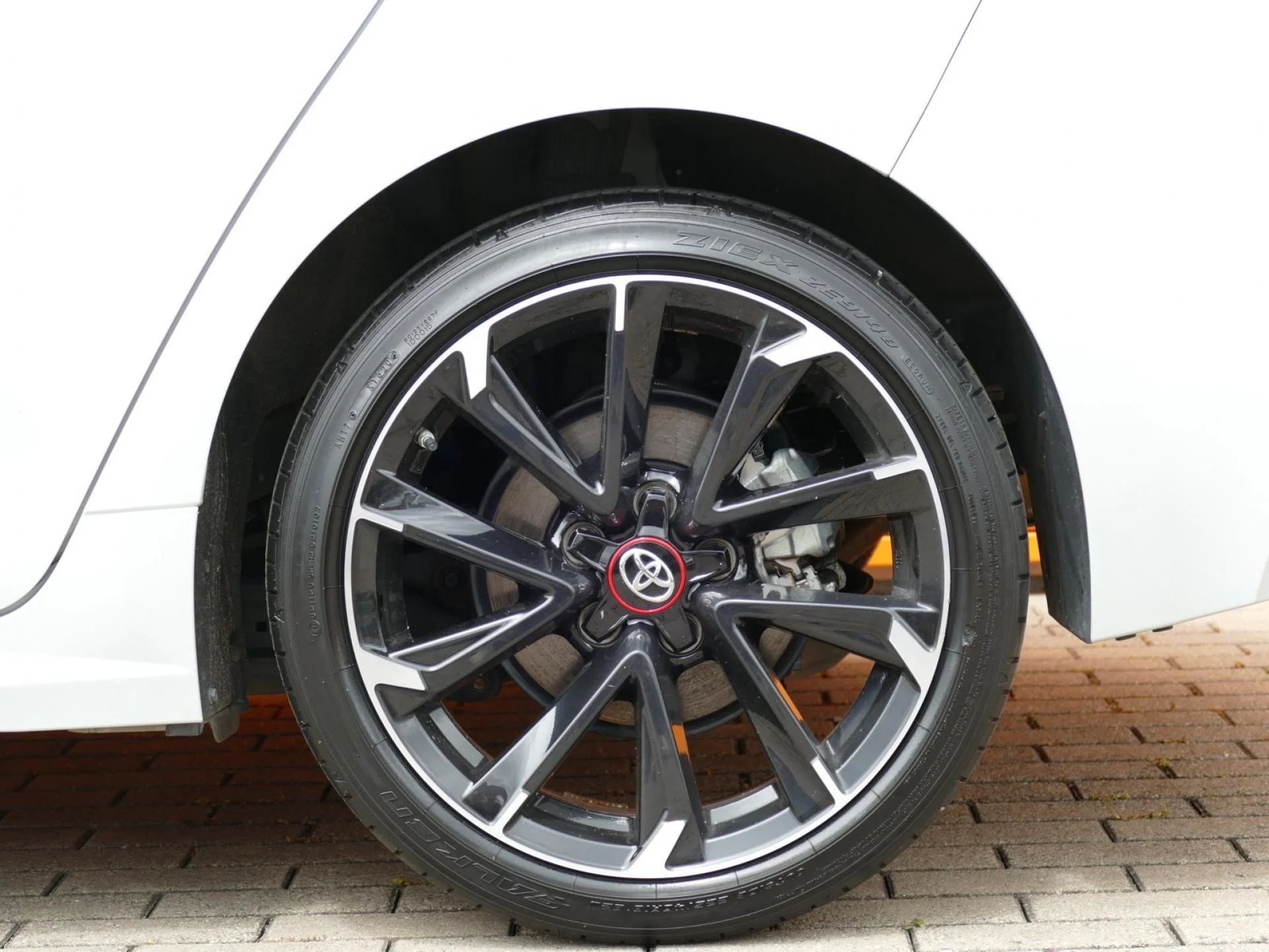 TOYOTA COROLLA - Miniature 32 sur 32 - Cliquer pour voir cette photo