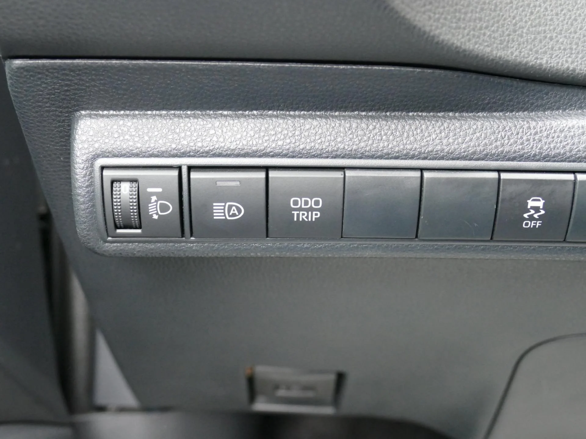 TOYOTA COROLLA - Miniature 19 sur 35 - Cliquer pour voir cette photo