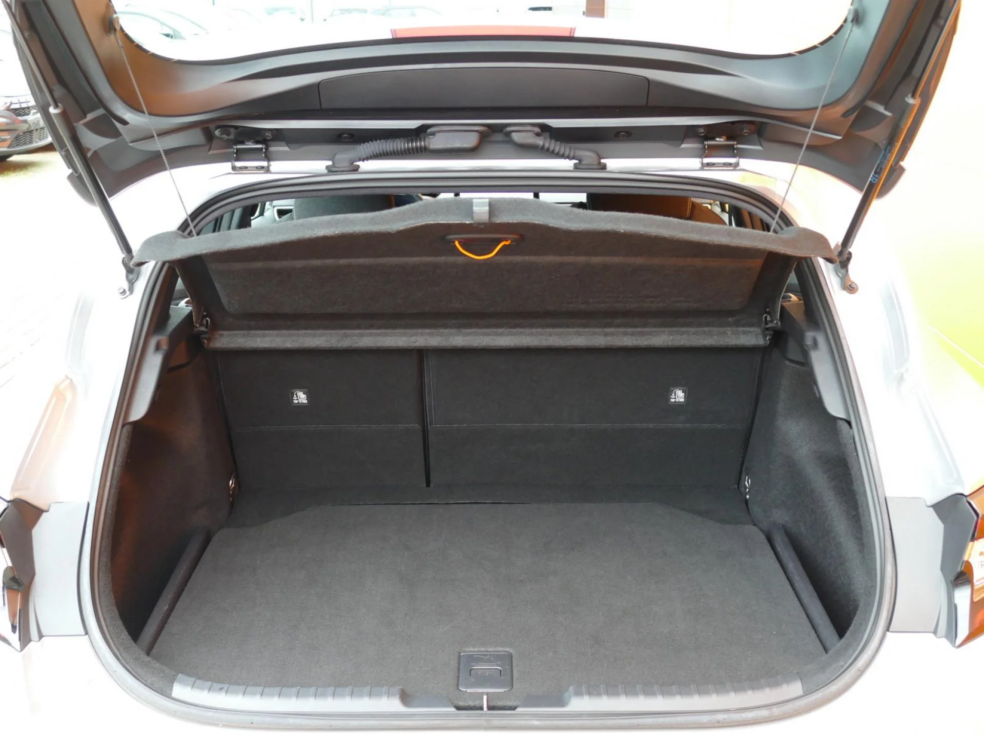 TOYOTA COROLLA - Miniature 8 sur 35 - Cliquer pour voir cette photo