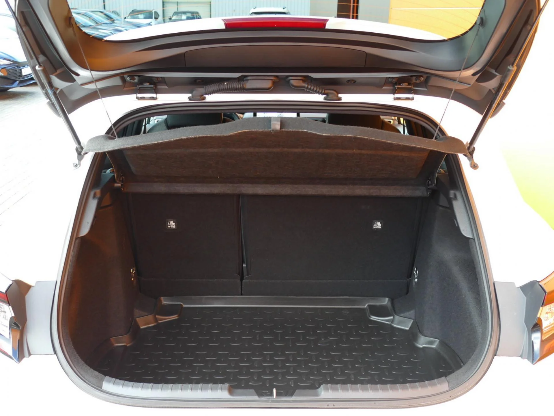 TOYOTA COROLLA - Miniature 8 sur 32 - Cliquer pour voir cette photo