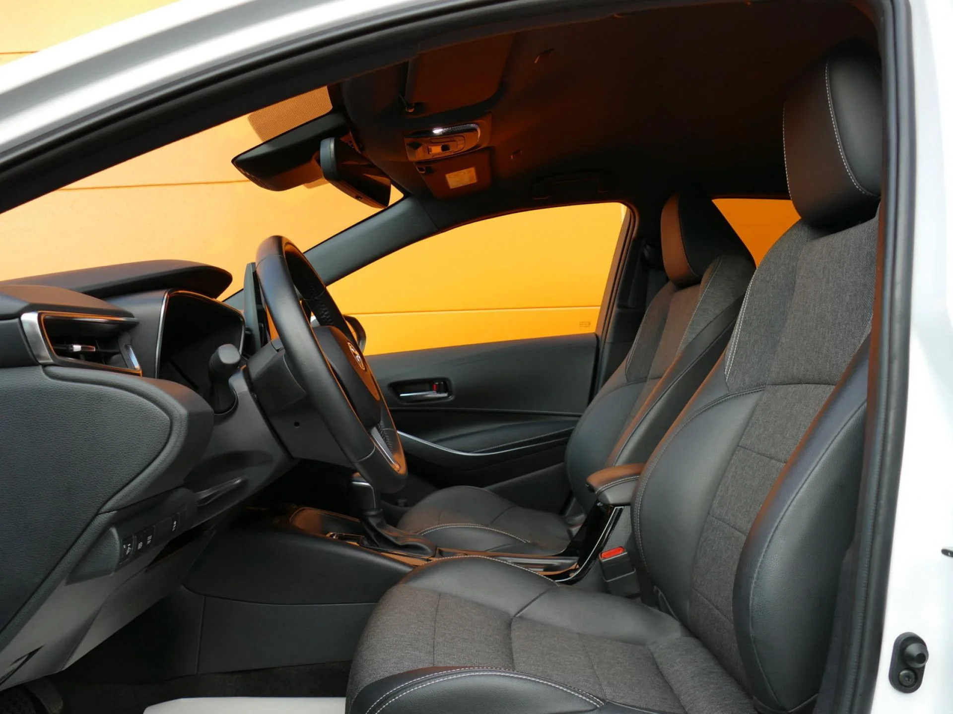 TOYOTA COROLLA - Miniature 6 sur 32 - Cliquer pour voir cette photo