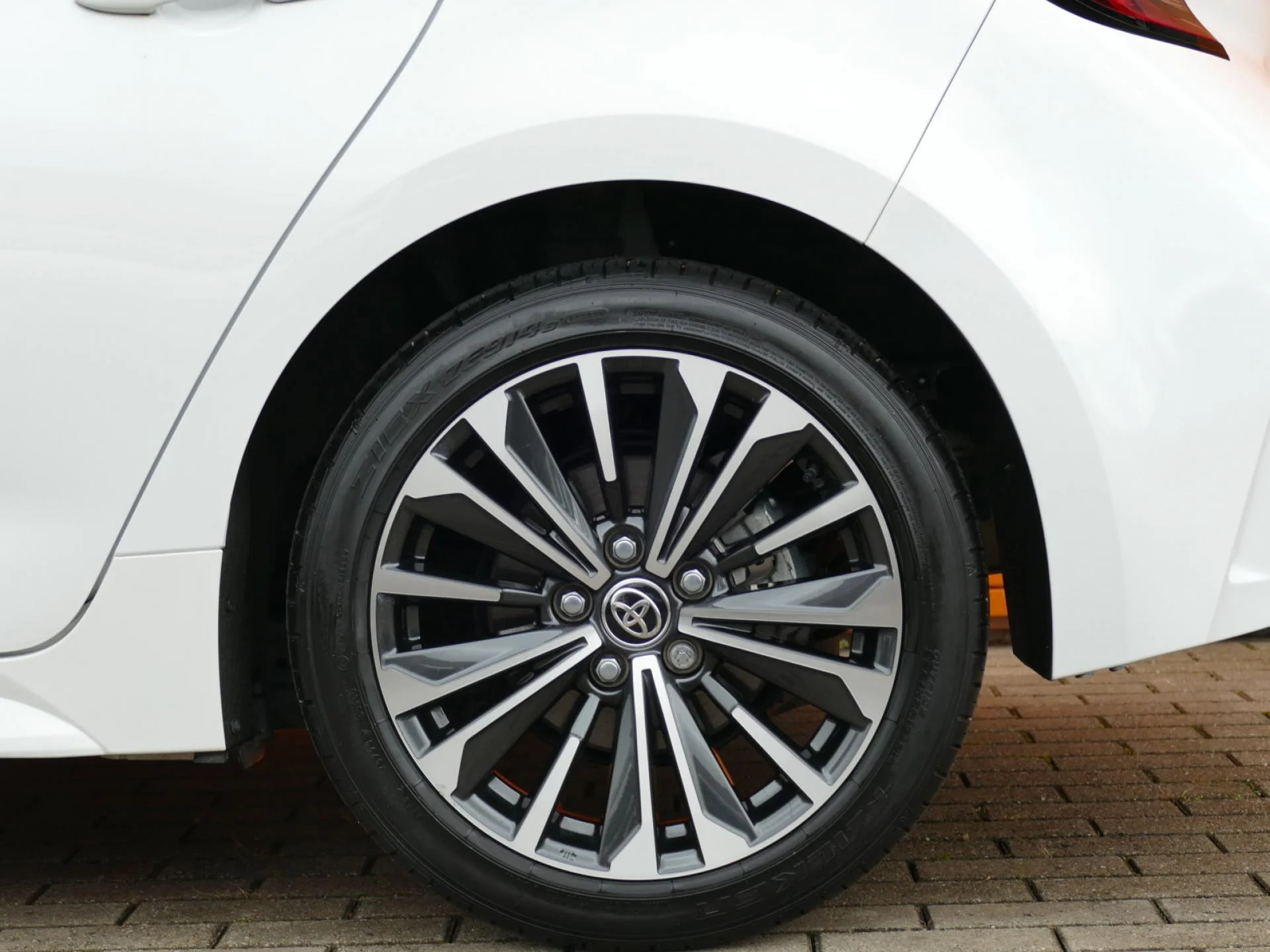 TOYOTA COROLLA - Miniature 32 sur 32 - Cliquer pour voir cette photo