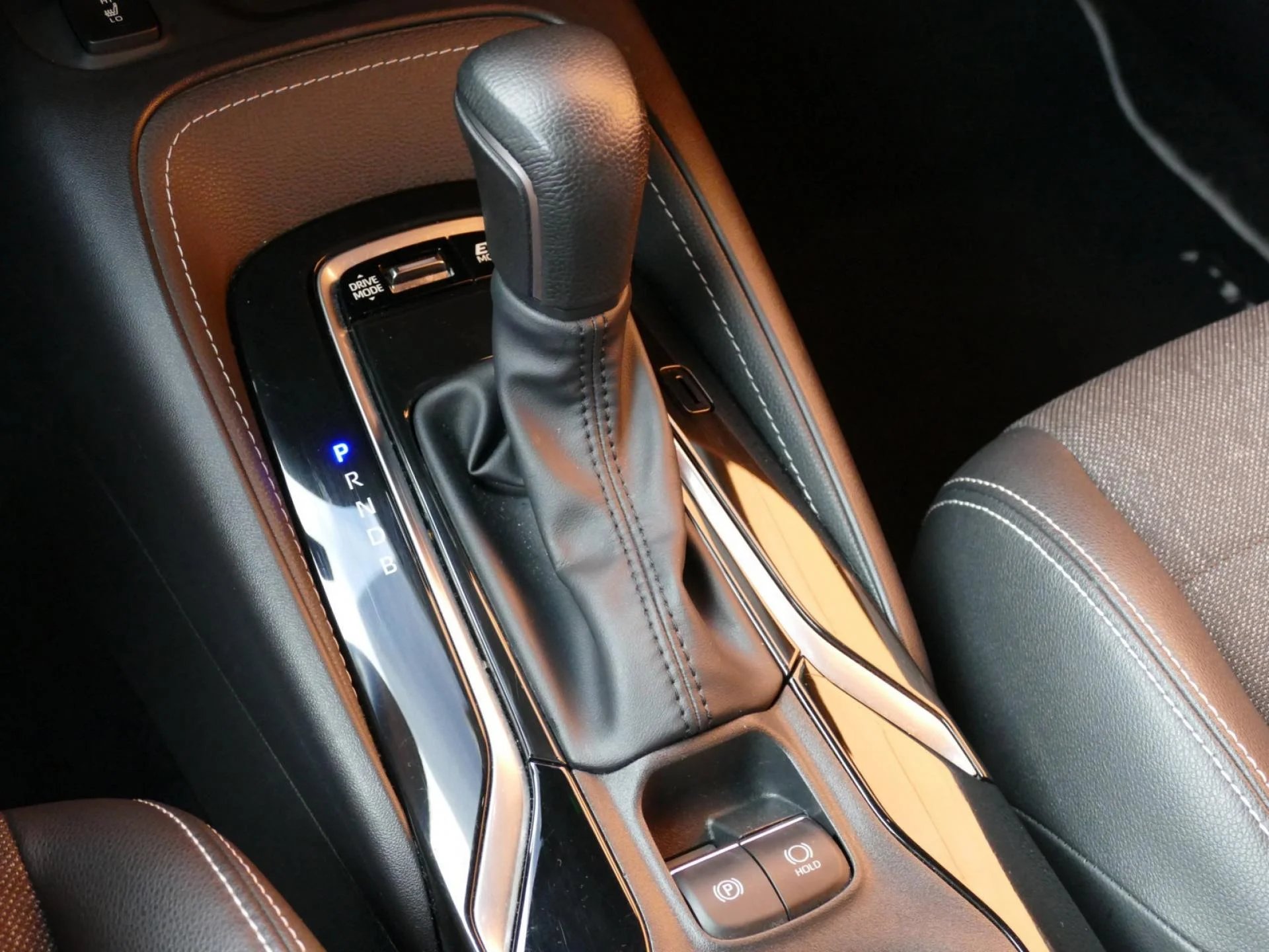 TOYOTA COROLLA - Miniature 15 sur 32 - Cliquer pour voir cette photo