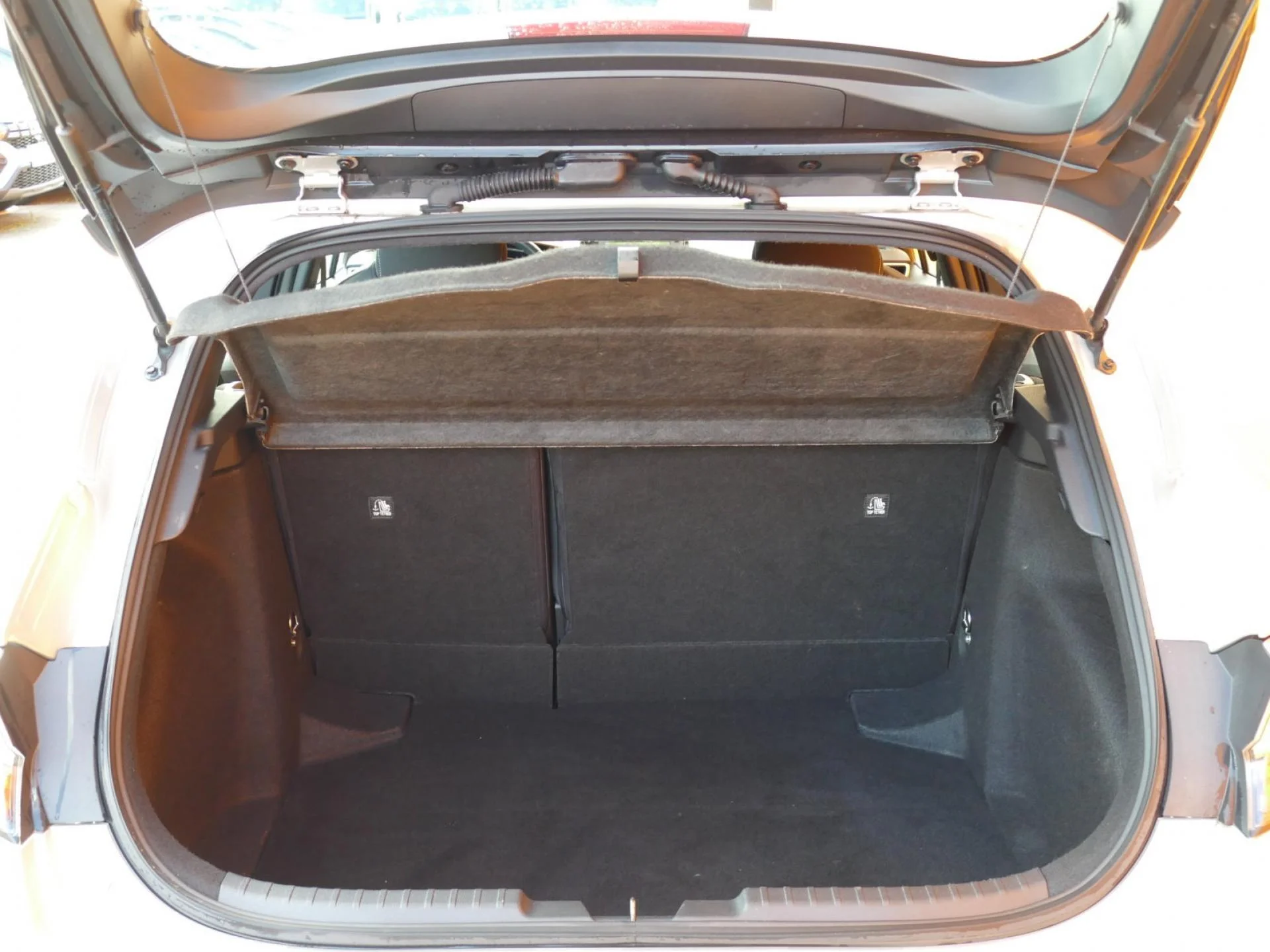 TOYOTA COROLLA - Miniature 8 sur 32 - Cliquer pour voir cette photo