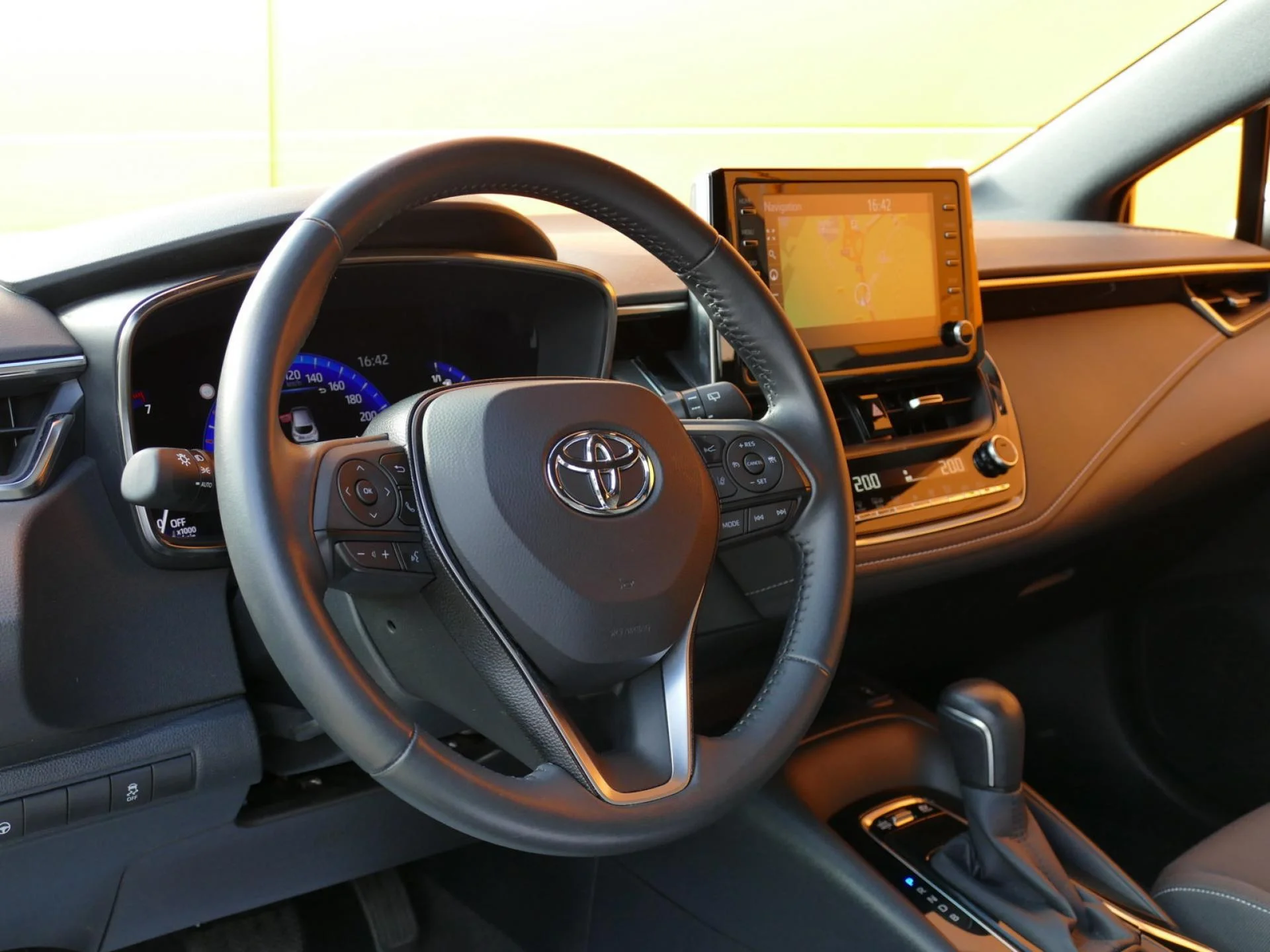 TOYOTA COROLLA - Miniature 13 sur 32 - Cliquer pour voir cette photo