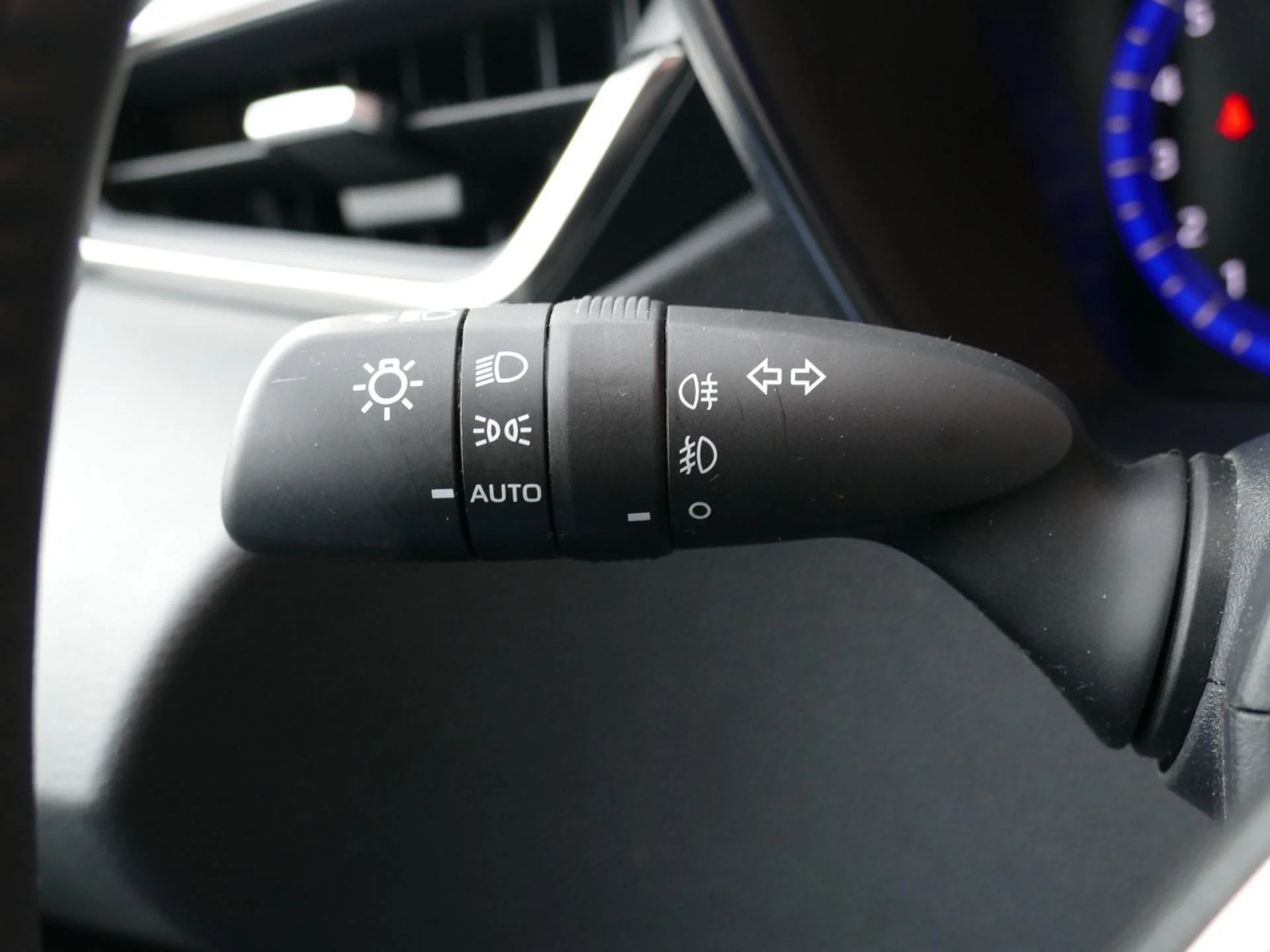 TOYOTA COROLLA - Miniature 24 sur 32 - Cliquer pour voir cette photo