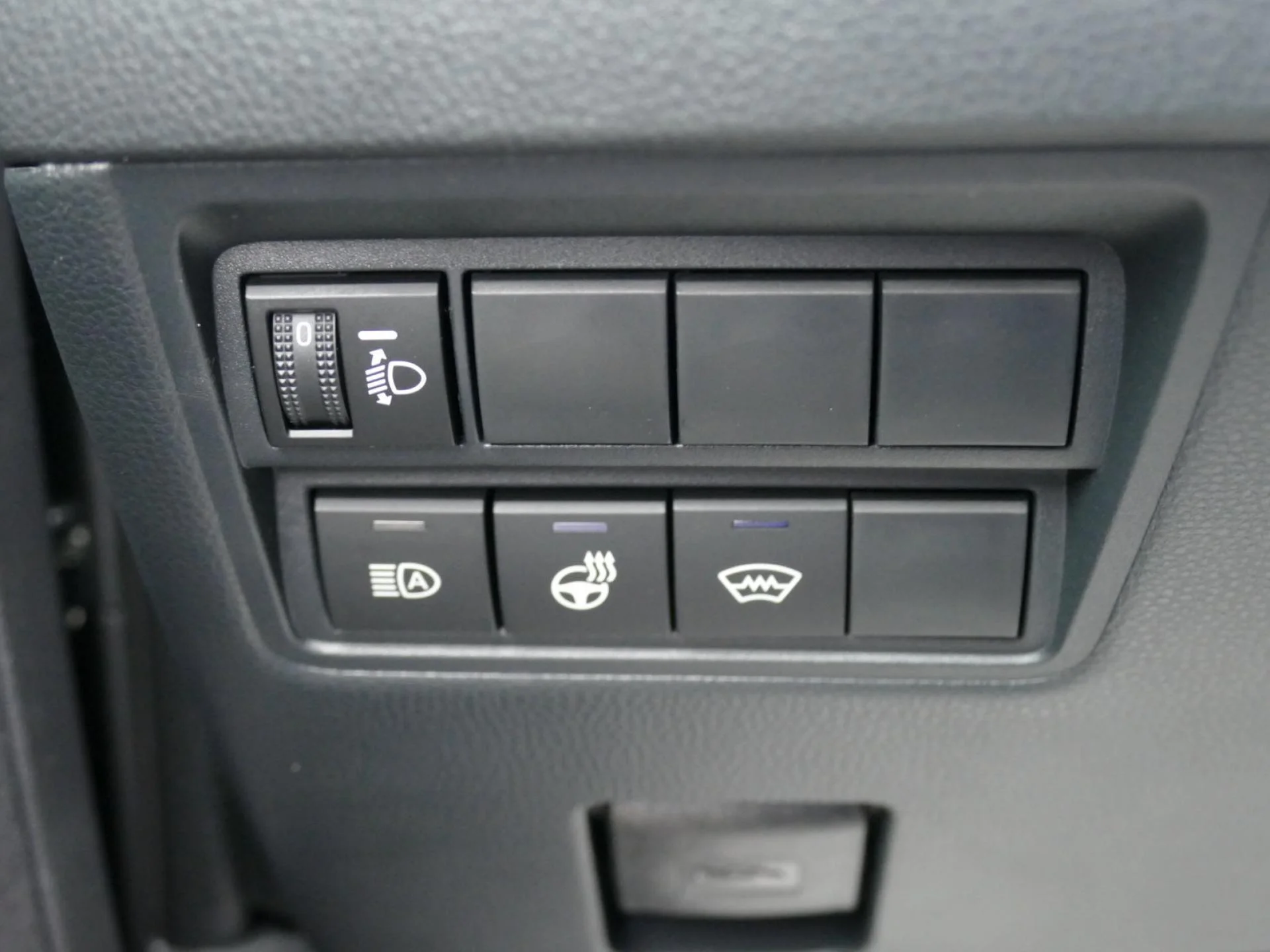 TOYOTA YARIS CROSS - Miniature 19 sur 33 - Cliquer pour voir cette photo
