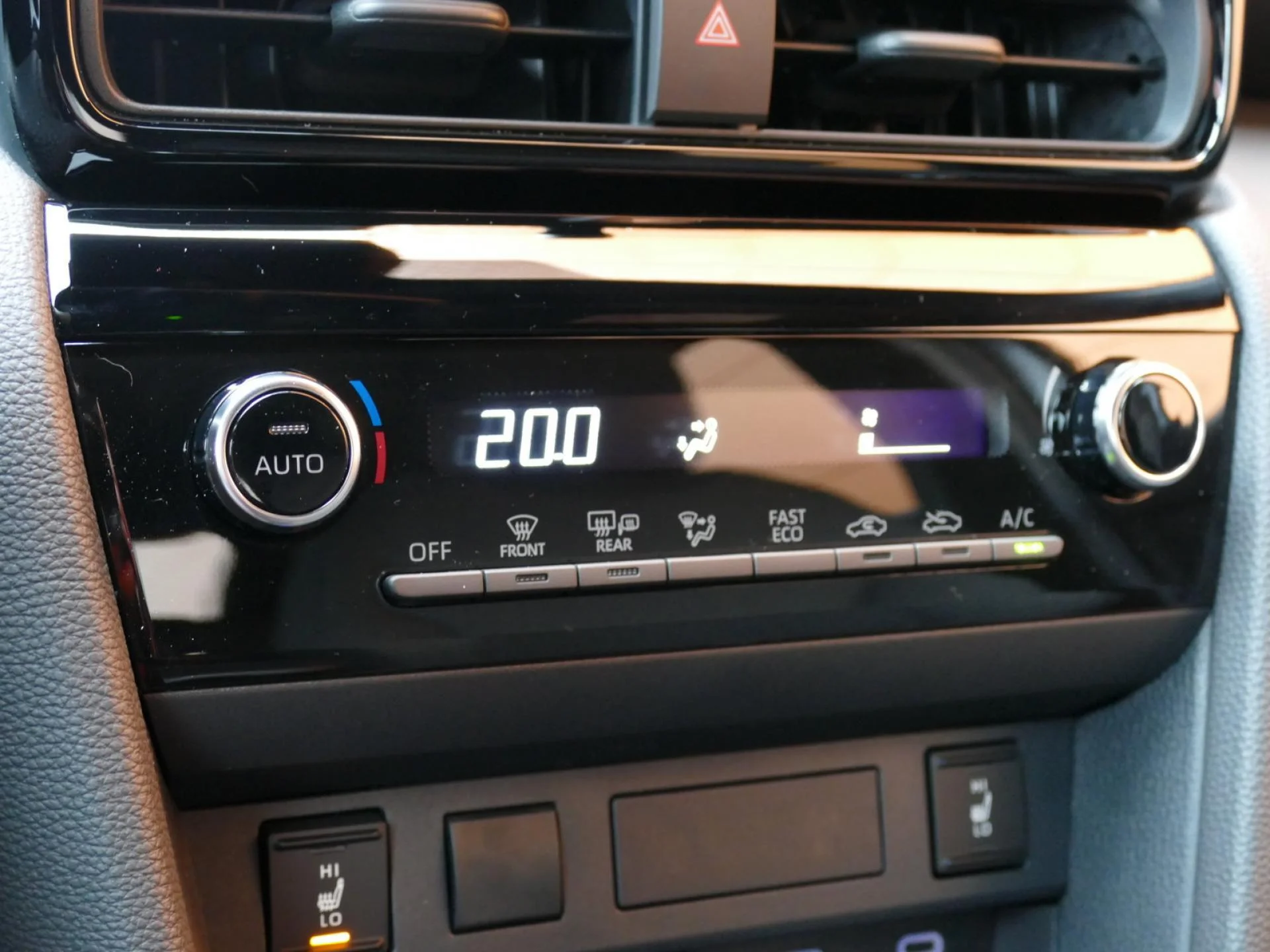 TOYOTA YARIS CROSS - Miniature 12 sur 33 - Cliquer pour voir cette photo