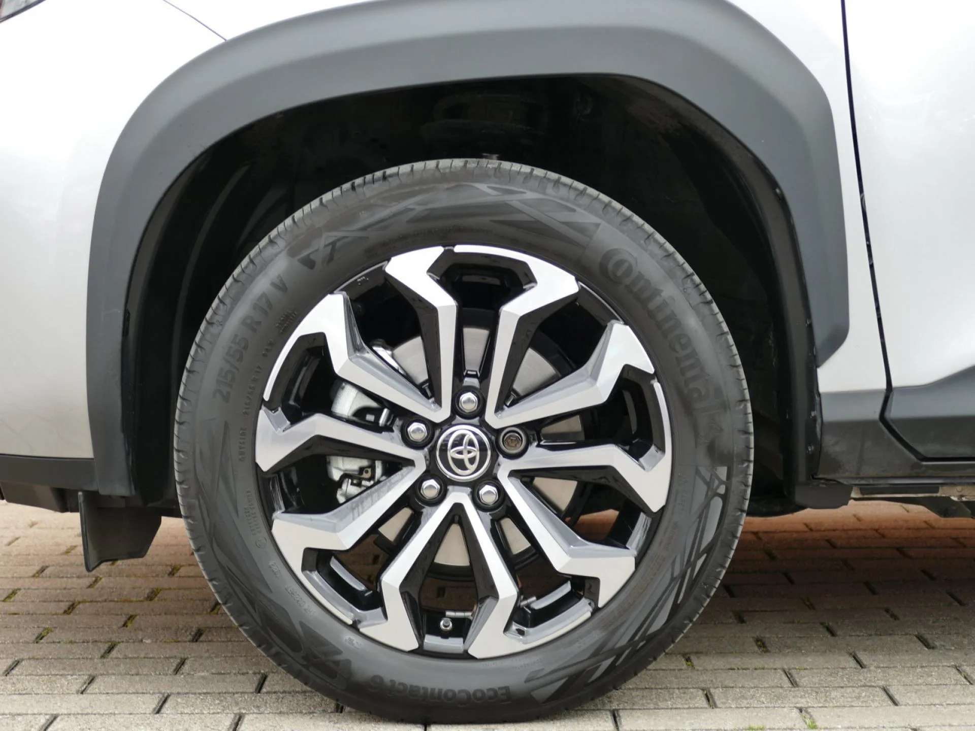 TOYOTA YARIS CROSS - Miniature 32 sur 33 - Cliquer pour voir cette photo